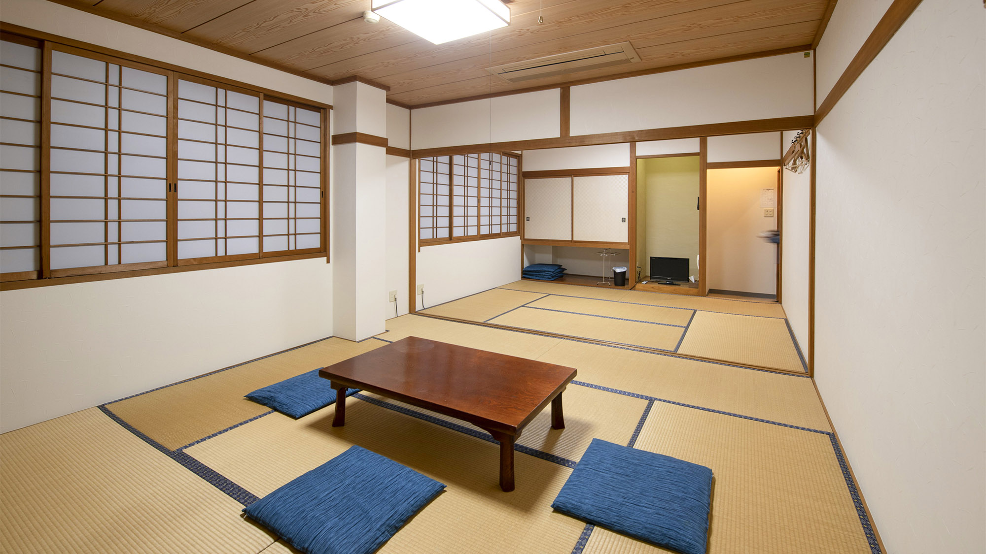 ・【和室】畳敷きの純和室で段差がなく、お子様も安心してご利用いただけます