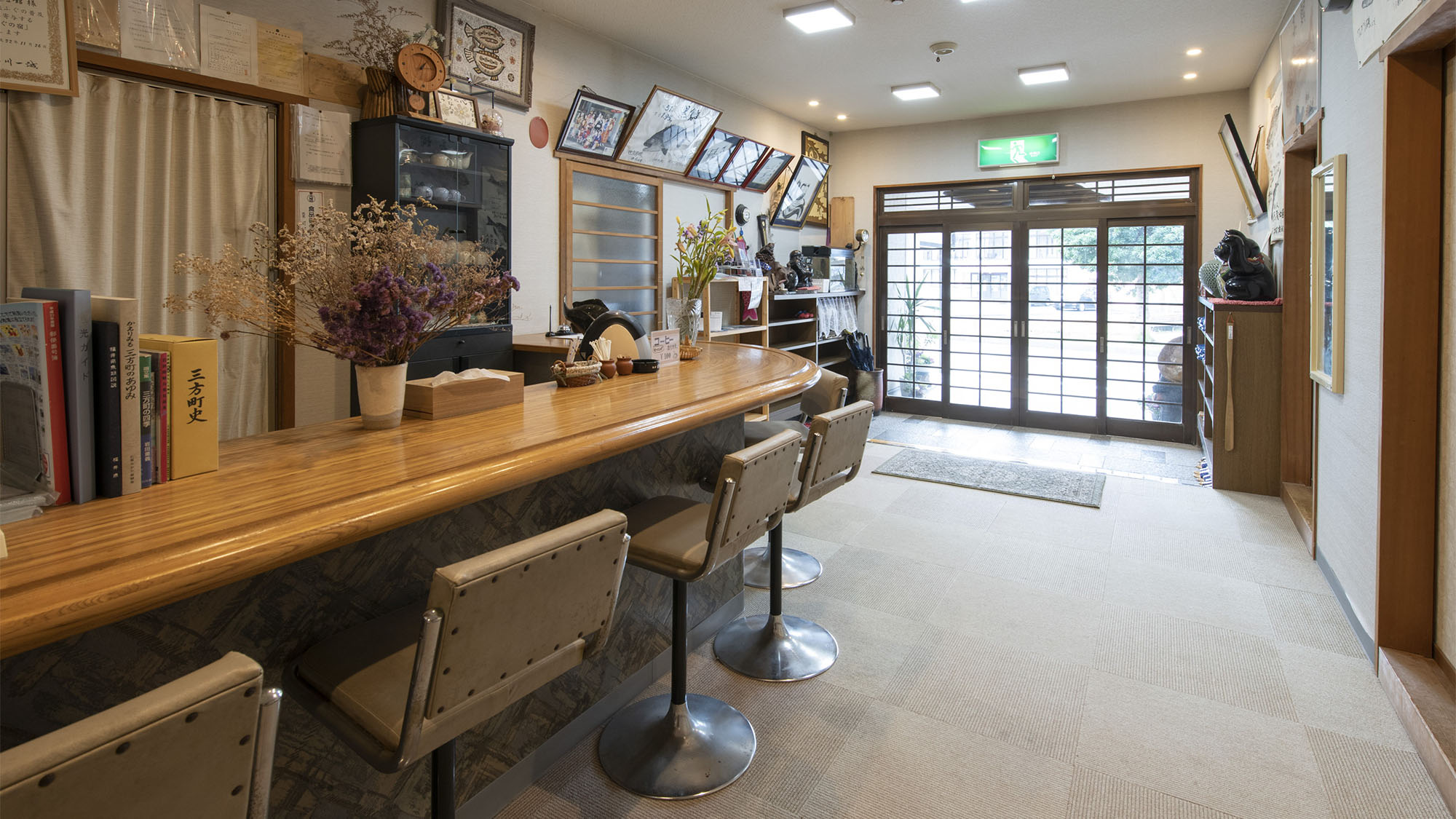 ・【フロント】館内では無料Wi-Fiをご利用いただけます。接続も簡単です