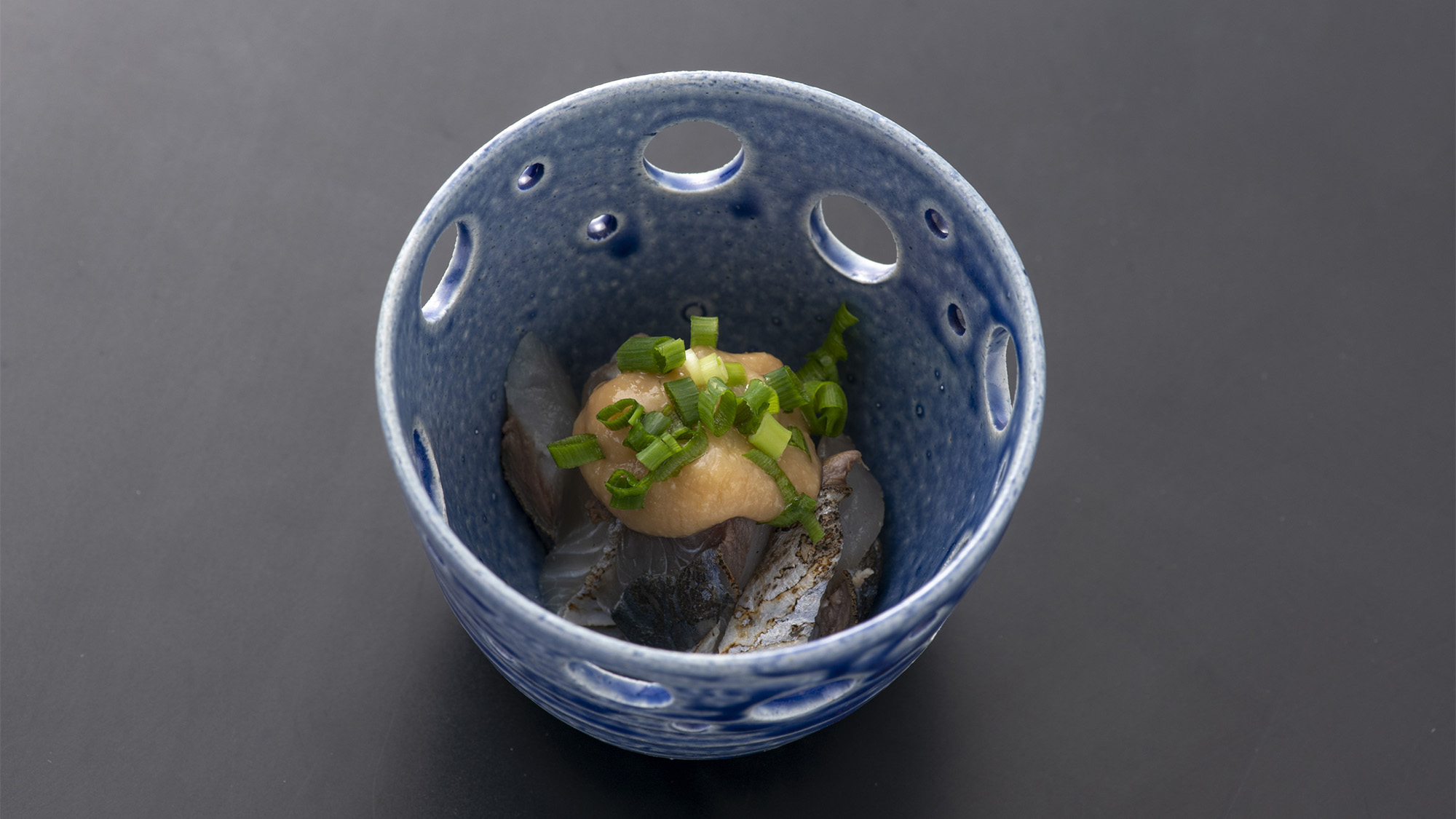 ・【夕食一例】小鉢の内容は季節やその日のメニューによって異なります