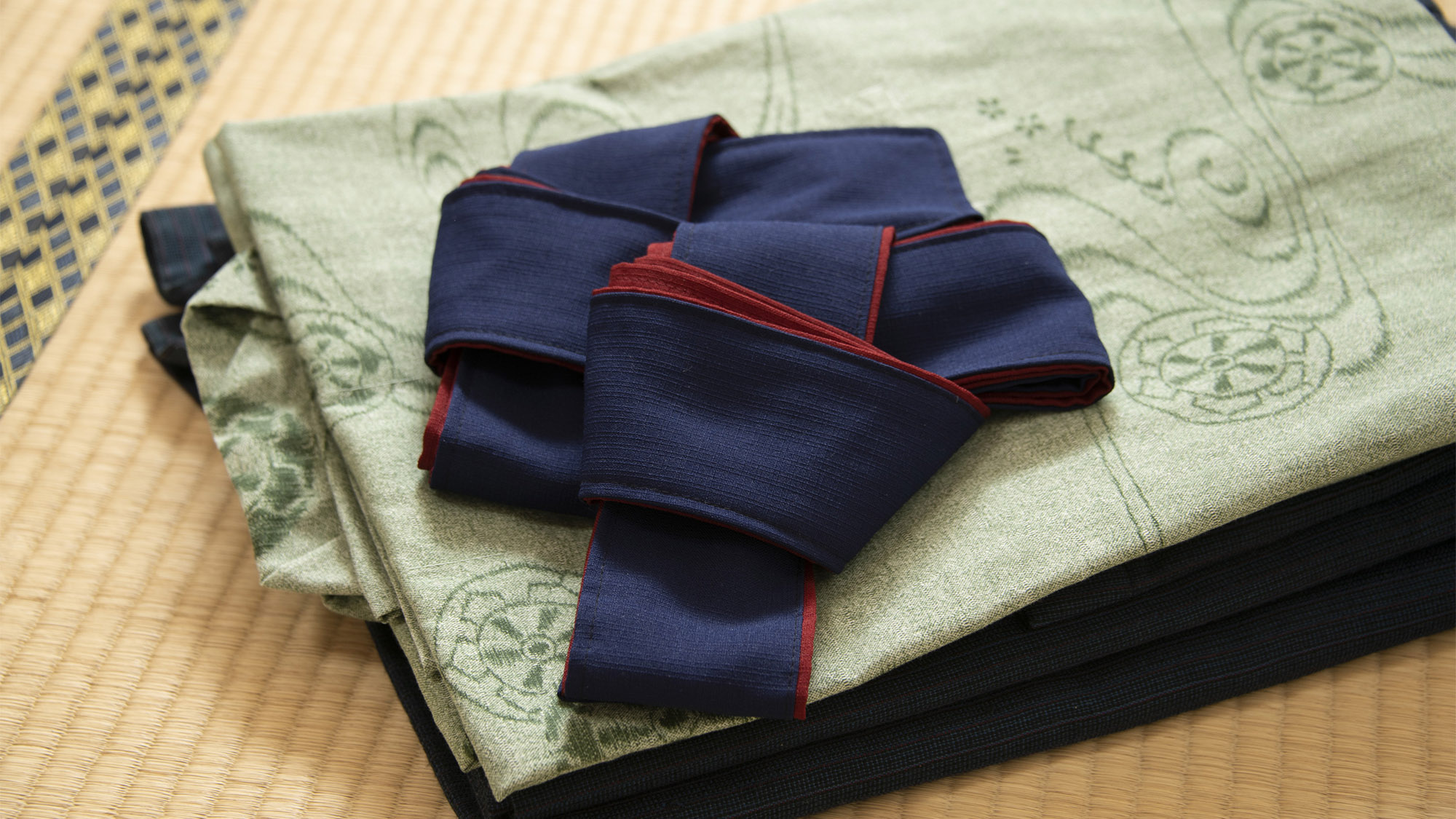 ・【館内着】浴衣（大人）、歯ブラシ、フェイスタオル、バスタオル（大人）をご用意しております