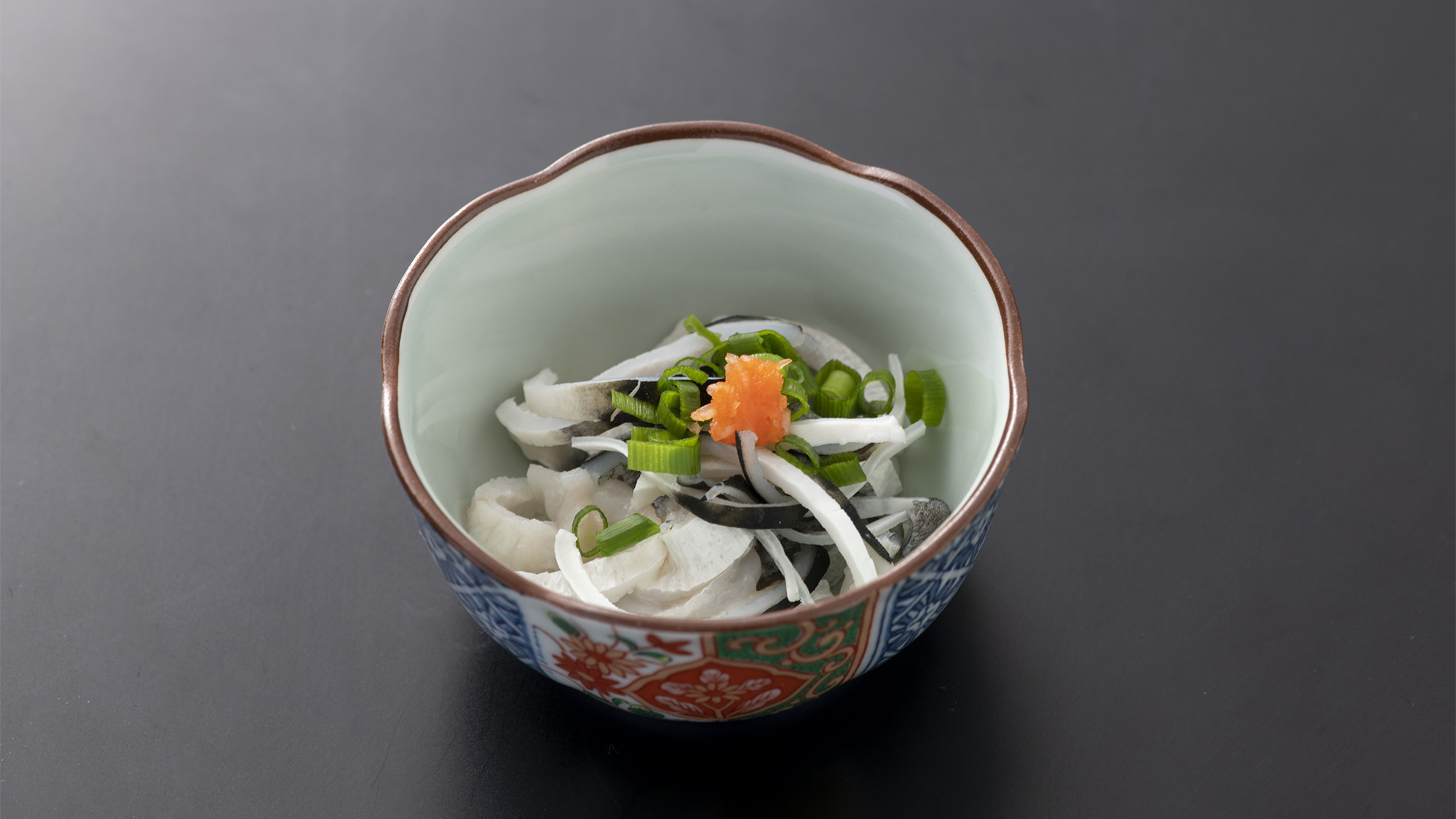 ・【夕食一例】コリコリ食感でコラーゲン豊富なふぐ皮を、さっぱりポン酢でお召し上がりください