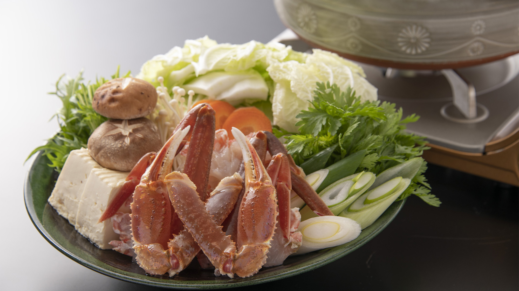 ・【夕食一例/カニ鍋】贅沢な一鍋で、カニの旨みがあふれる格別な味わいです