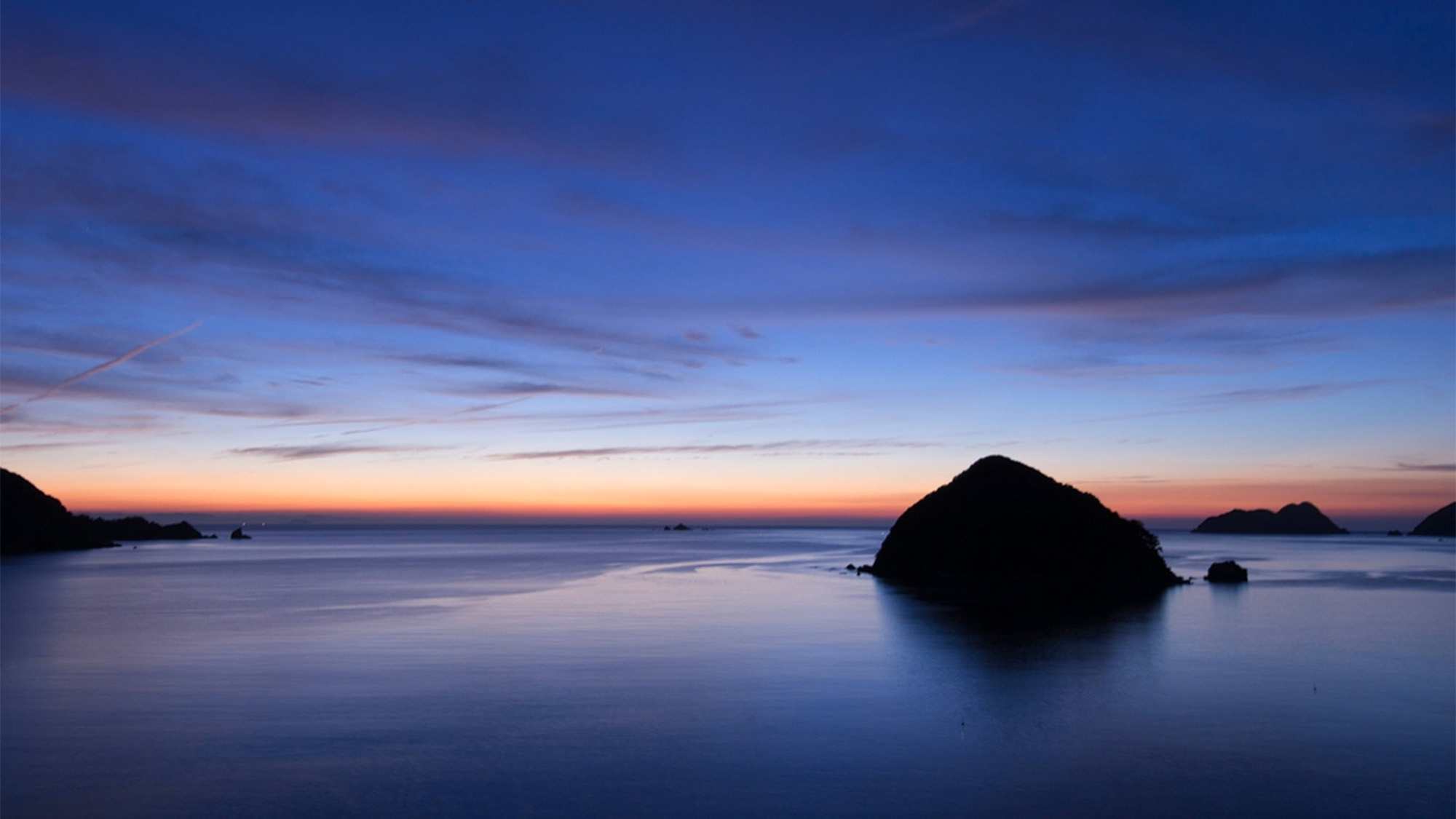 ・【周辺】周囲の海は透明度が高く、海中景観が良いことから三方海中公園に指定されています