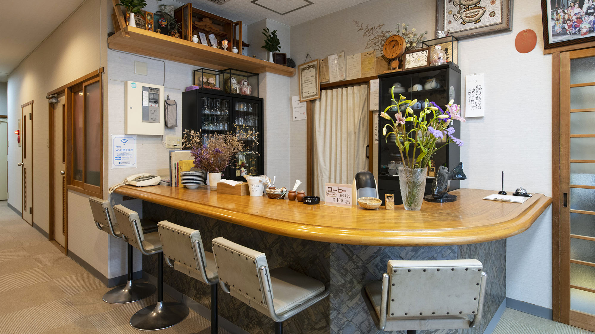 ・【フロント】潮の香りを感じながら、思い思いのひと時をお過ごしください