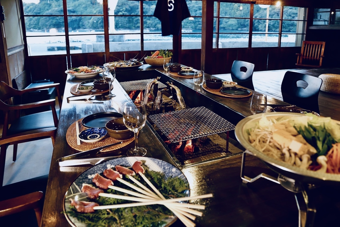 【OPEN記念価格・囲炉裏で焼肉プラン】一棟貸切ステイ（食材付き）