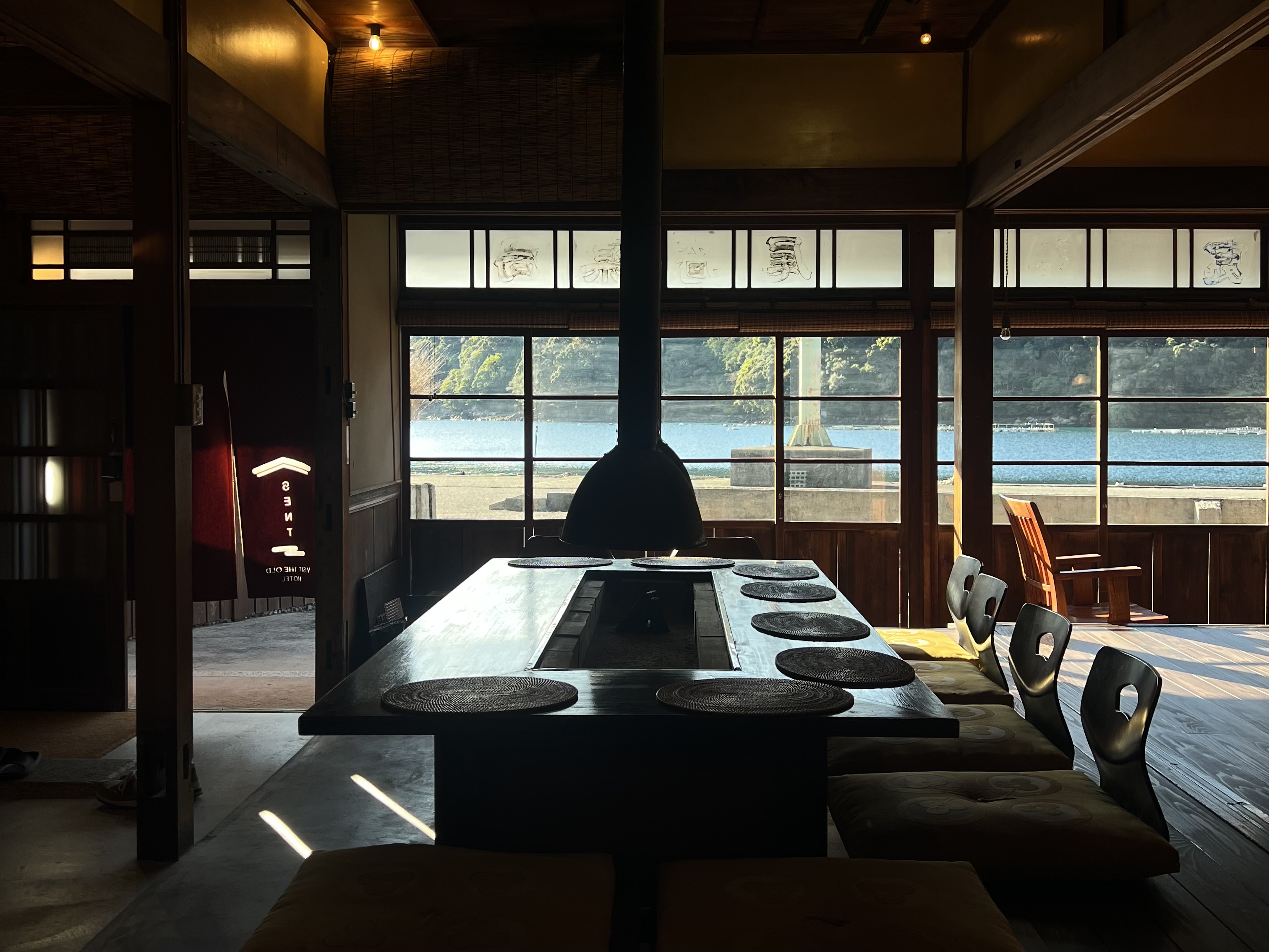 囲炉裏と海で非日常体験