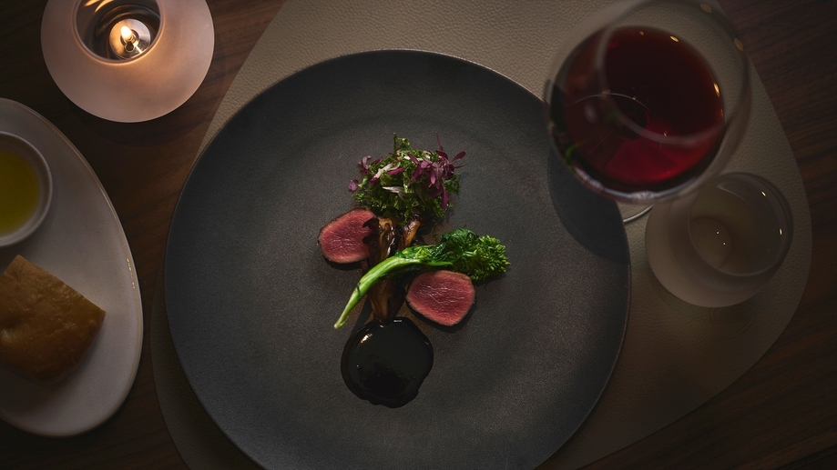 【90日前｜2食付‐アップグレード‐】石窯の熱で目覚める、鹿肉ローストや旬の美食たち