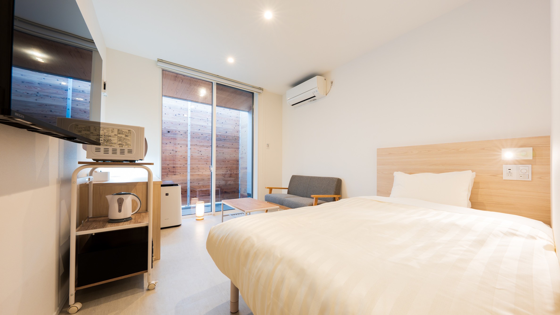 セミダブルルーム《離れ／テラス付き／禁煙》