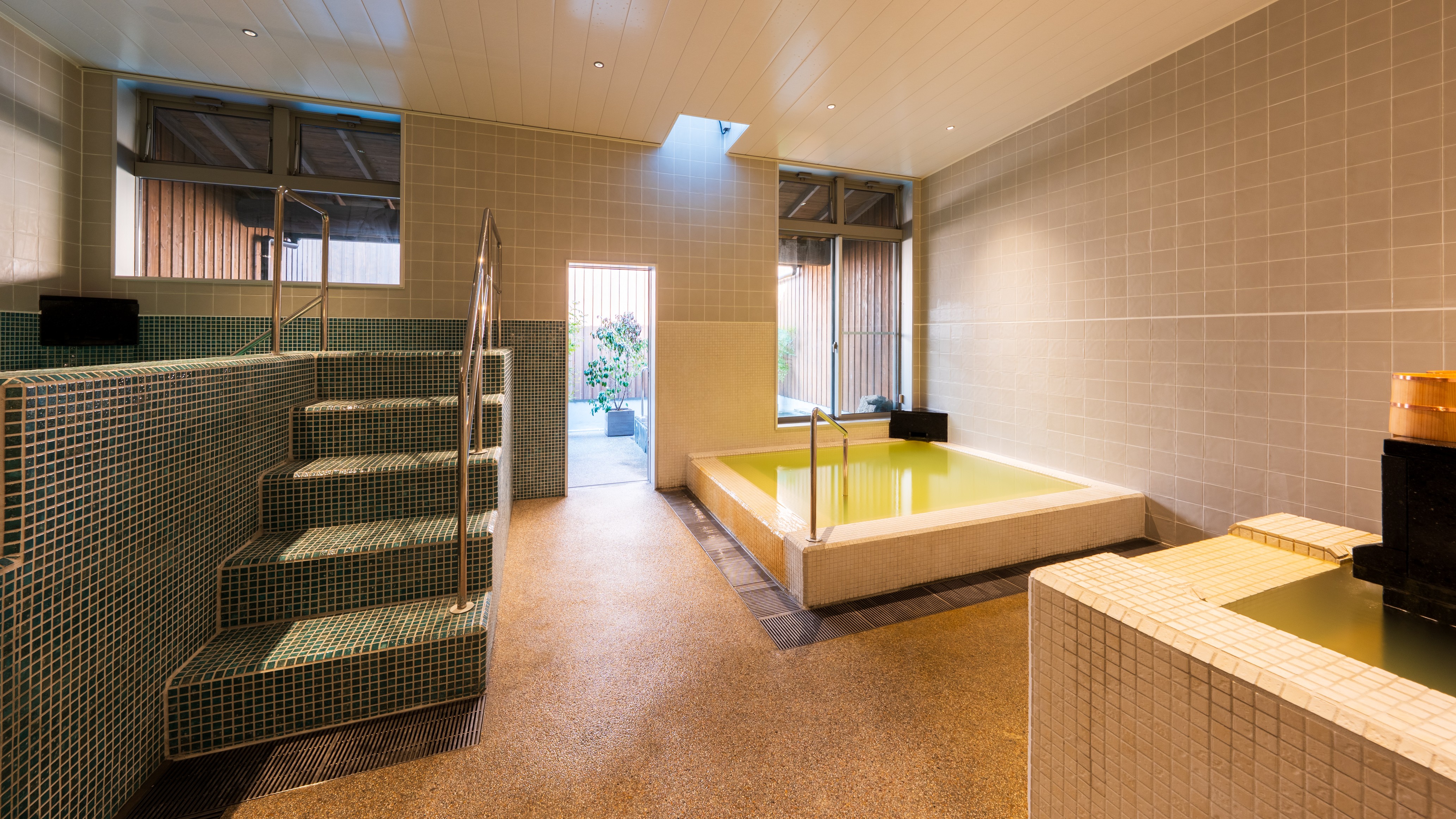 温浴施設MEGURIYU／女湯