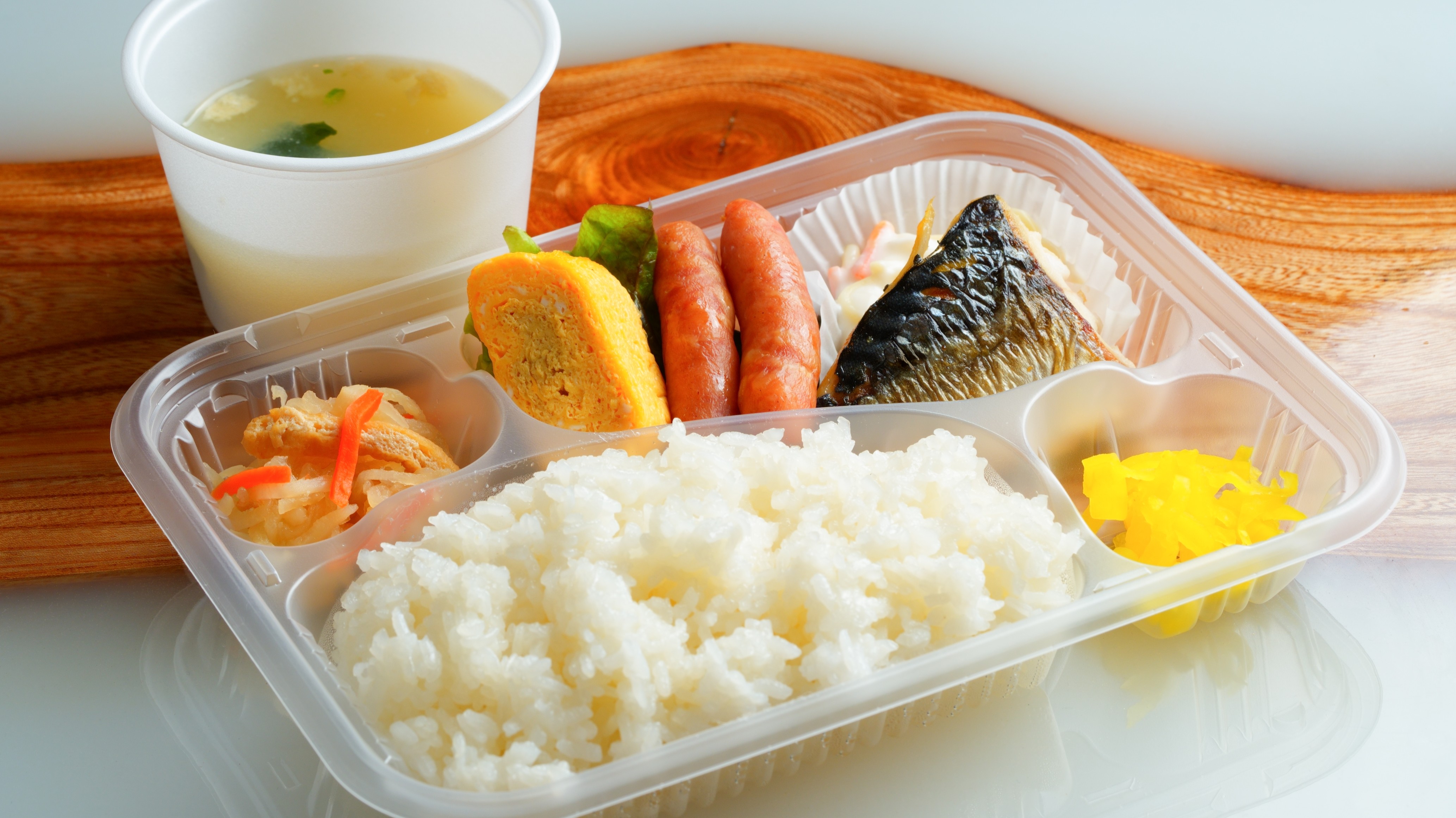 朝食一例（お味噌汁付き）