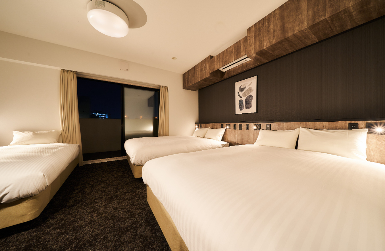 【デラックストリプル 】ベッド