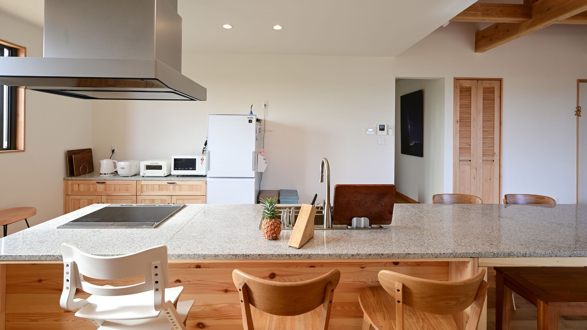 木のぬくもりが魅力のダイニングスペース。