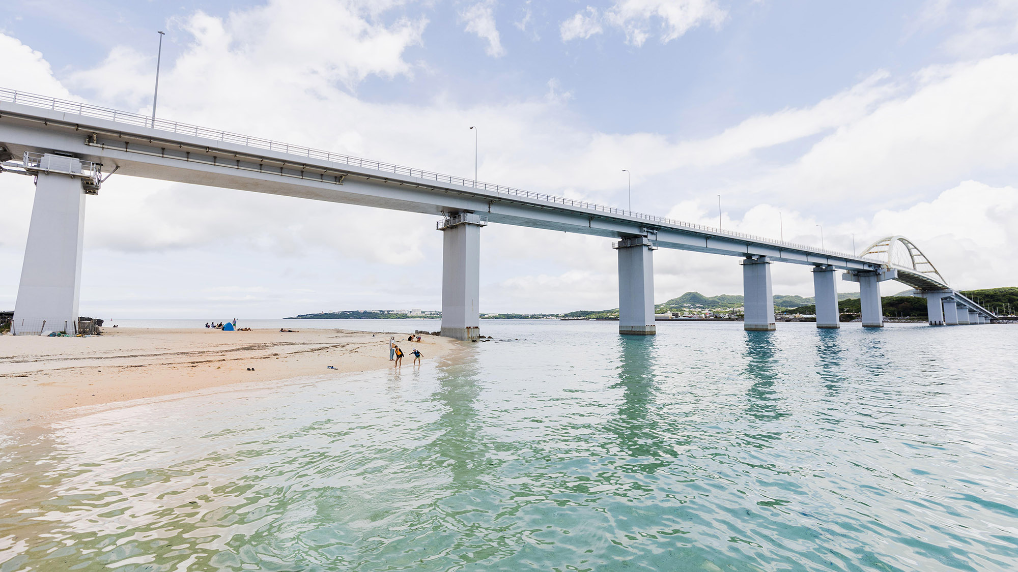 ・【ビーチ】都会ではなかなか楽しめない海でのアクティビティもぜひご堪能ください