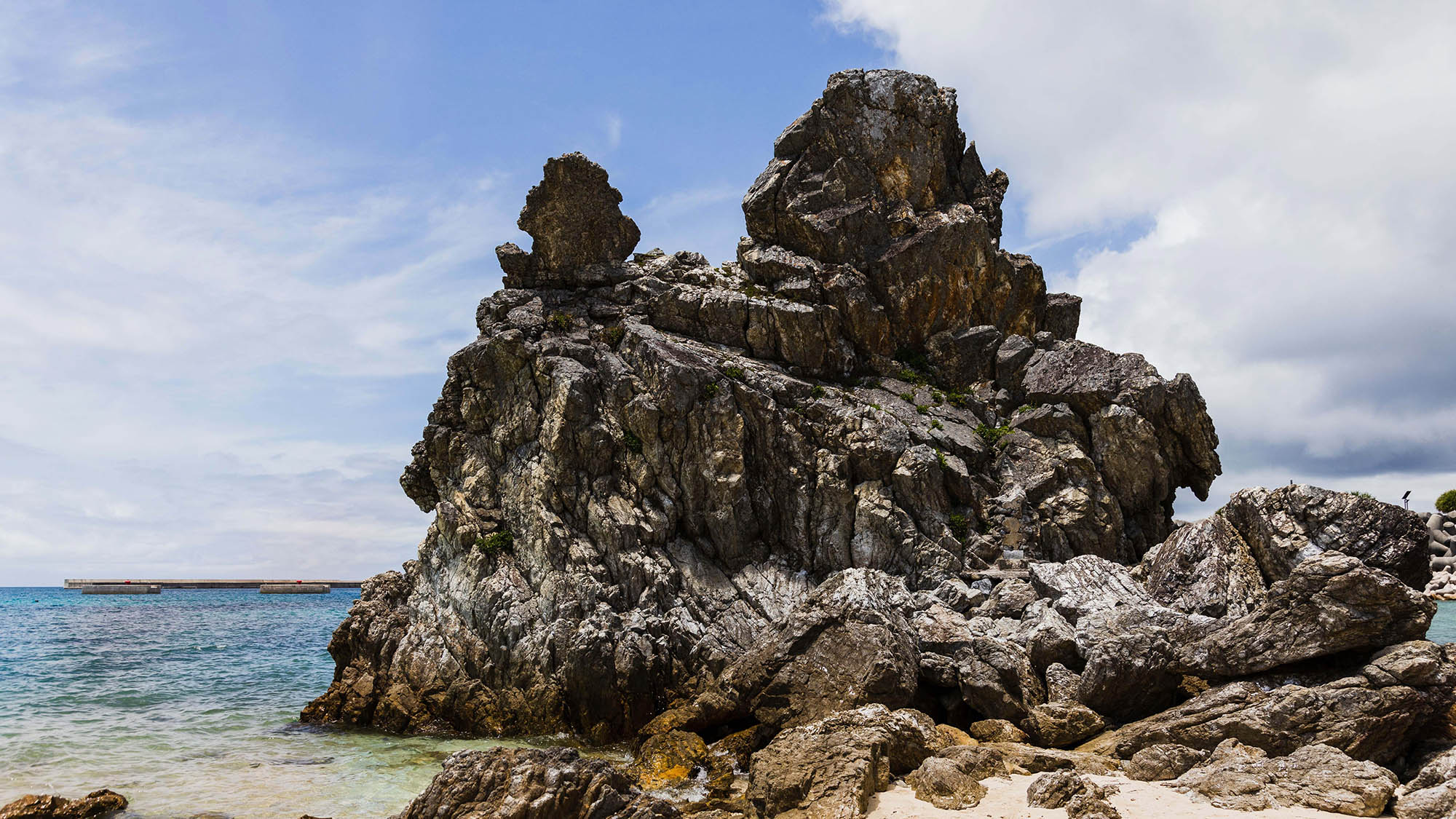 ・【ゴリラチョップ】シュノーケリングも楽しめるスポット。当施設から徒歩約15分です