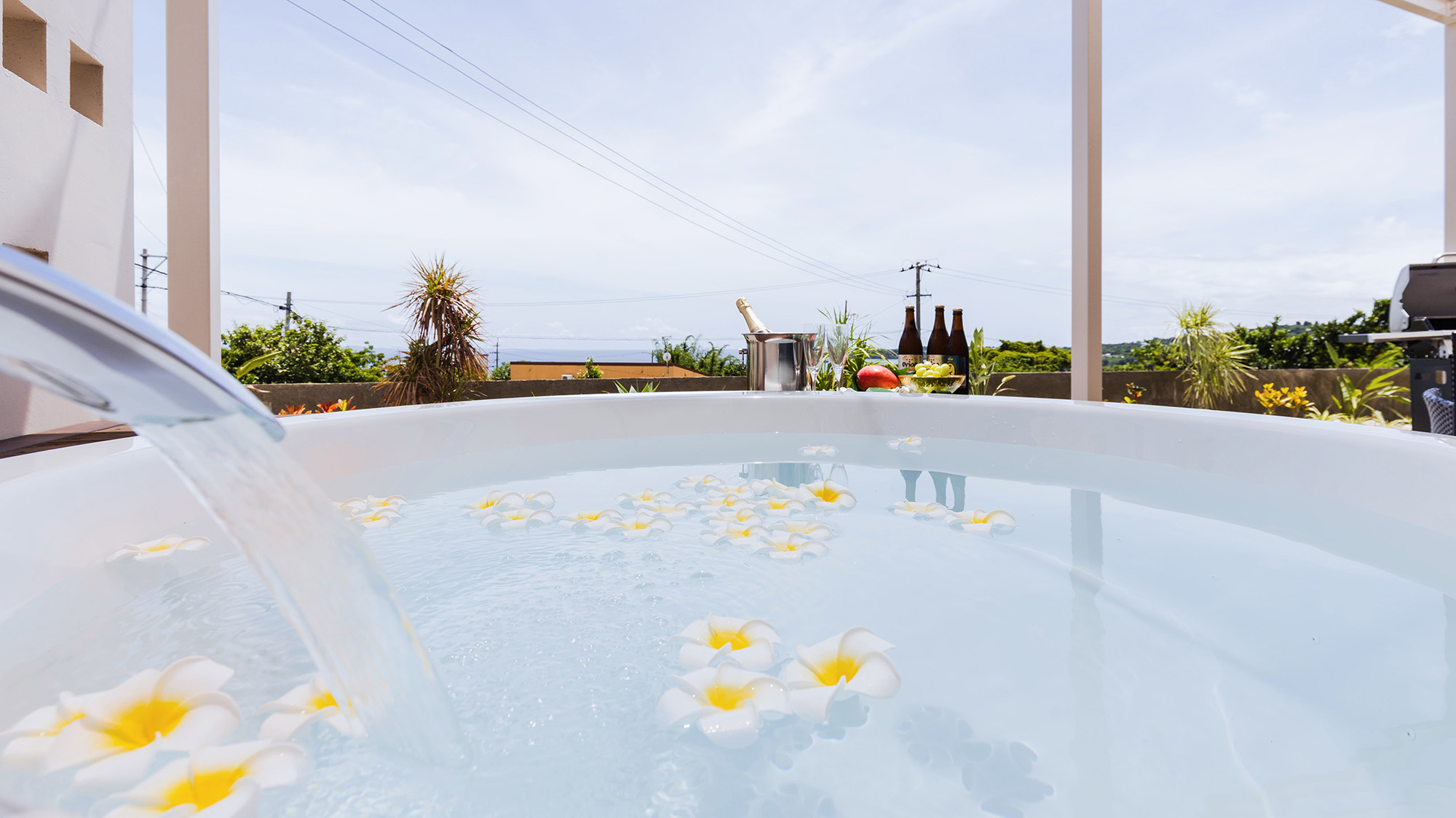 ・【ジャグジー】高台から見える景色を堪能しながら、日頃疲れた心と体を癒してください