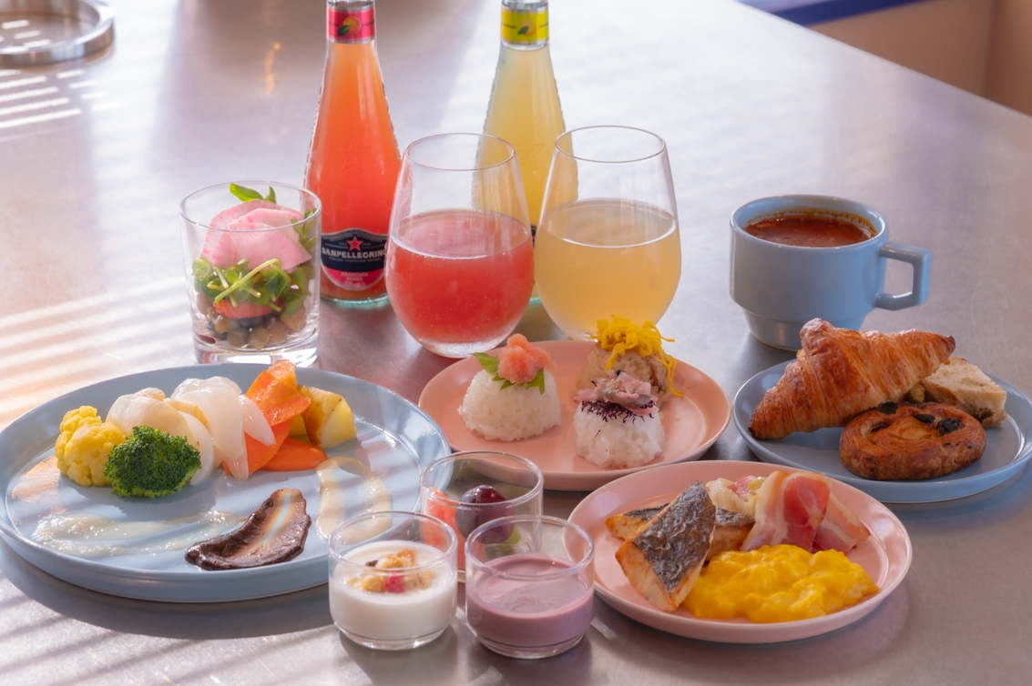 【口コミ☆4.6の朝食付】色鮮やかな野菜とキッシュで心躍る朝食時間【宿泊者限定ラウンジ付】