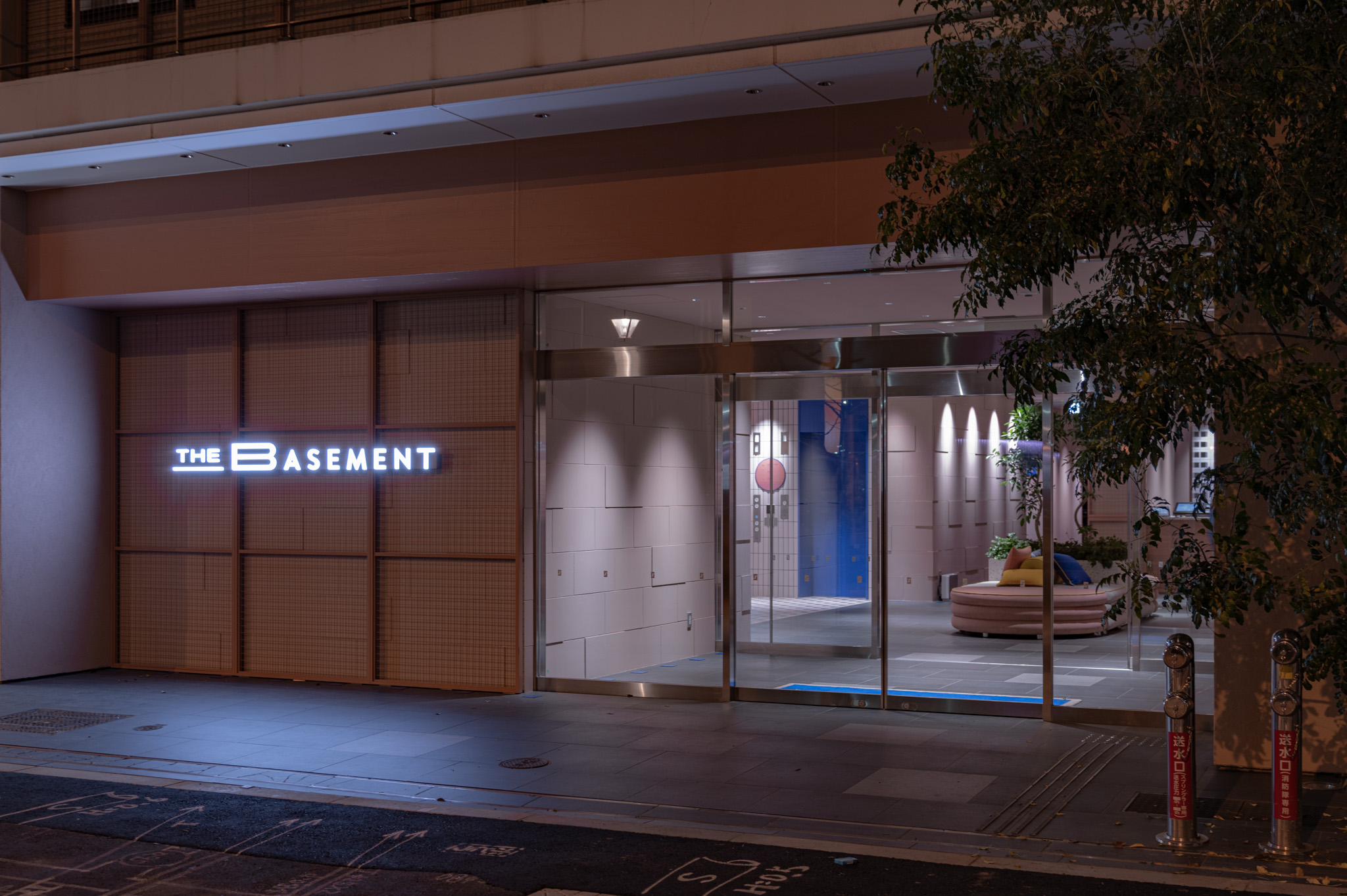 エントランス夜