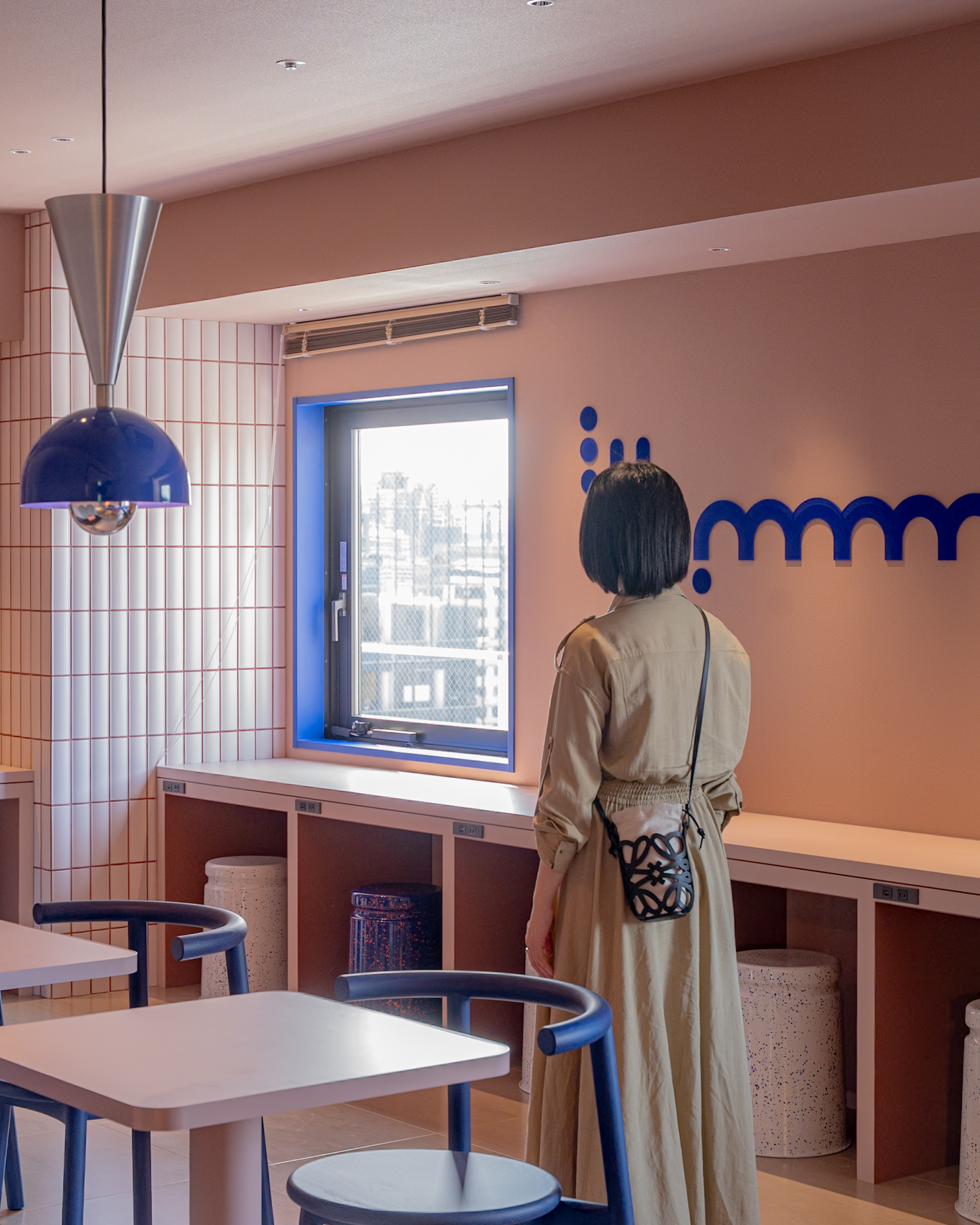 【15:00】最上階のTHE BASEMENT LOUNGEへ