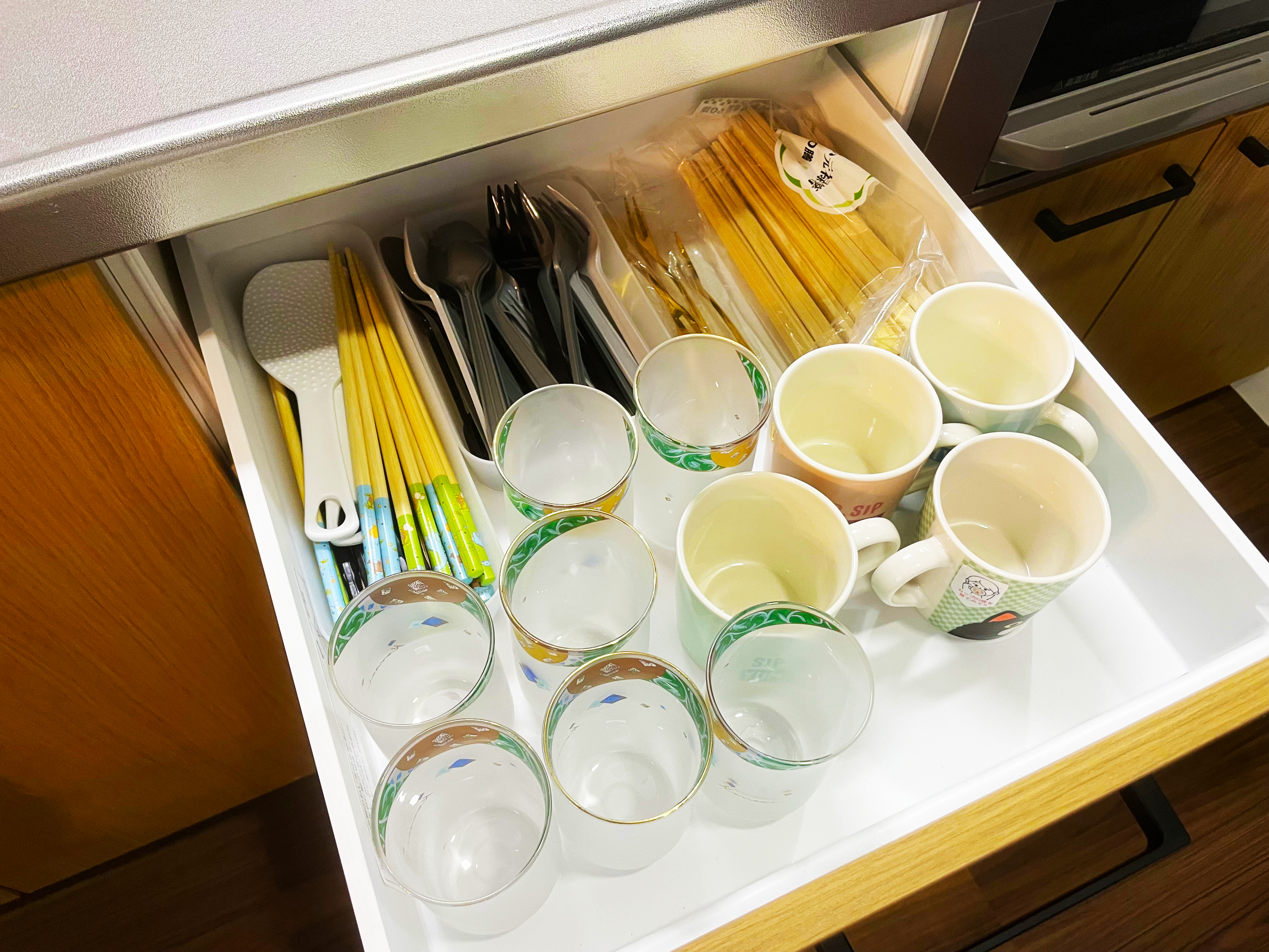 コップ、カトラリ類