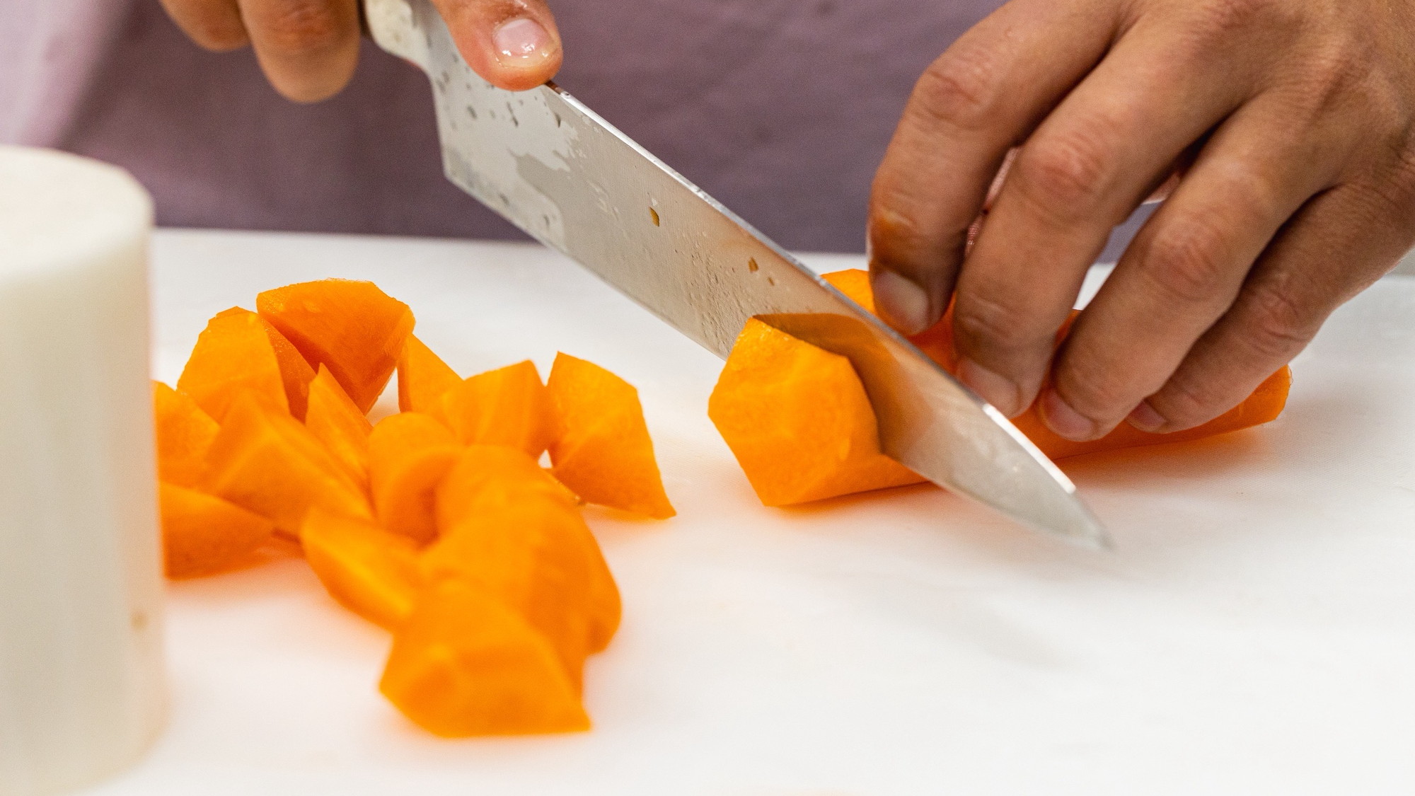 栄養バランスの取れた和食膳の朝食