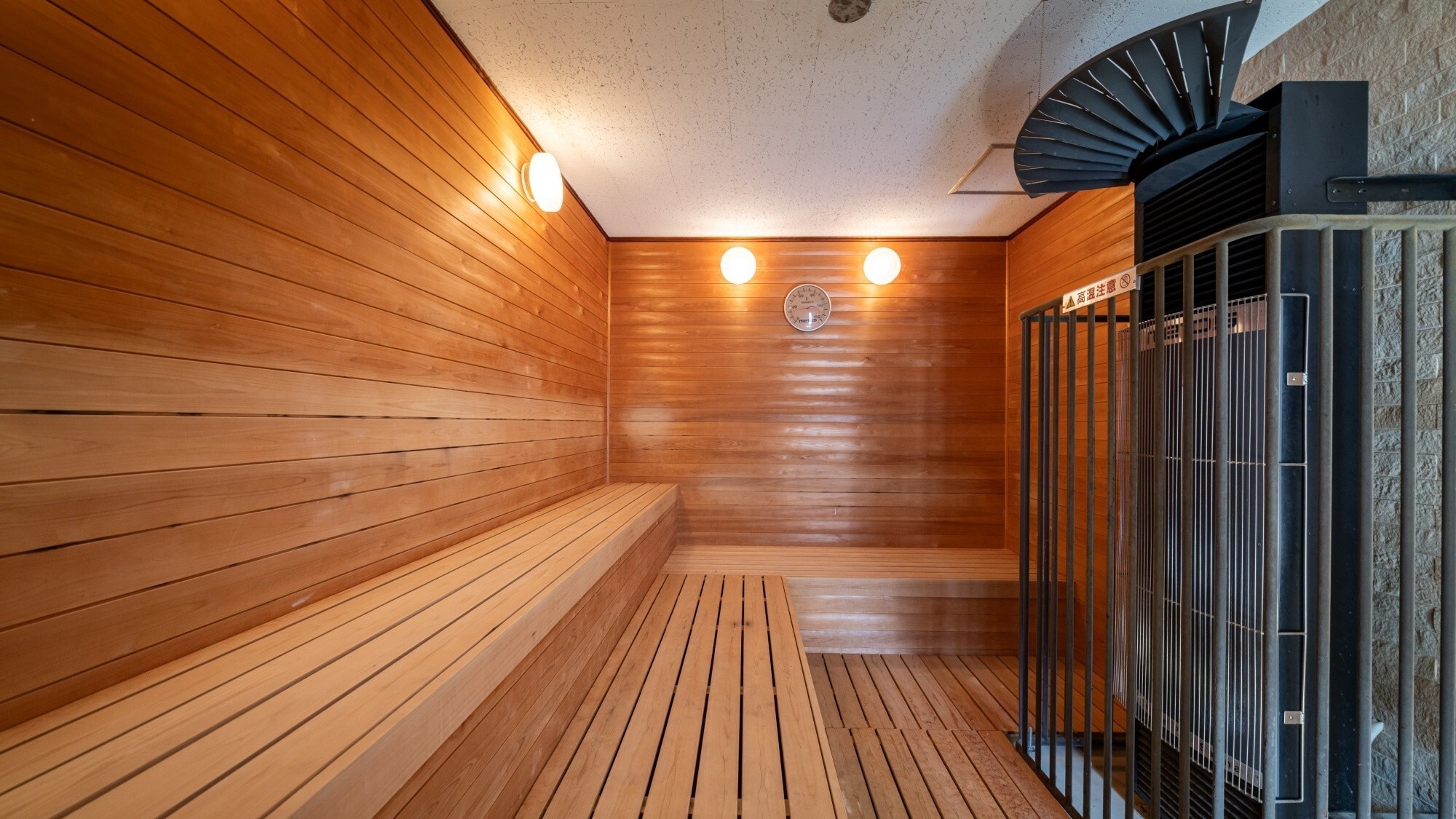 【低温サウナ】優しい温度の低温サウナでリラックスできます