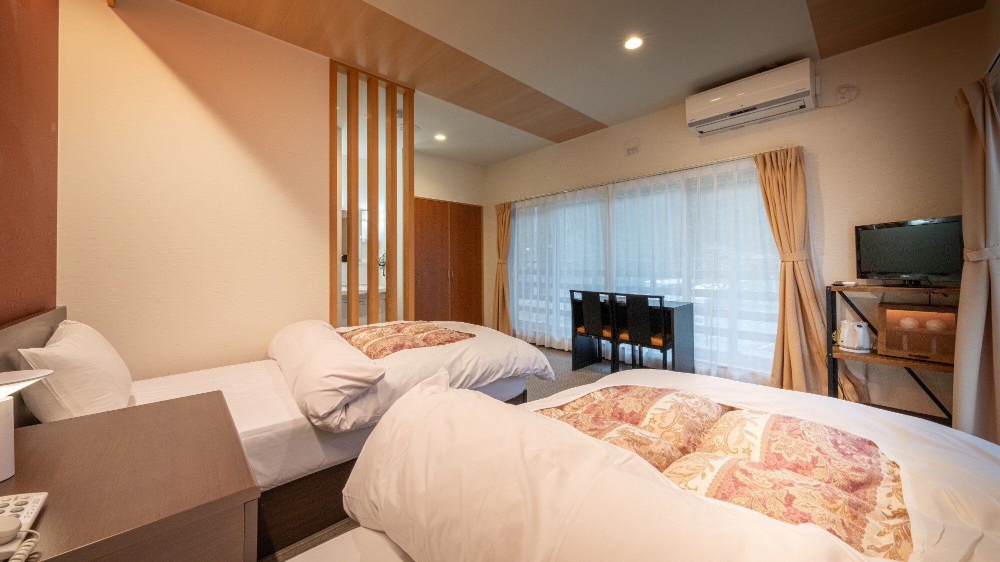 【ツイン洋室】プライベート感の高い、落ち着いた雰囲気のお部屋です。