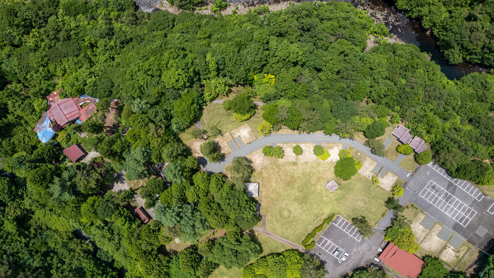 【キャンプ場】自然に囲まれたキャンプ場