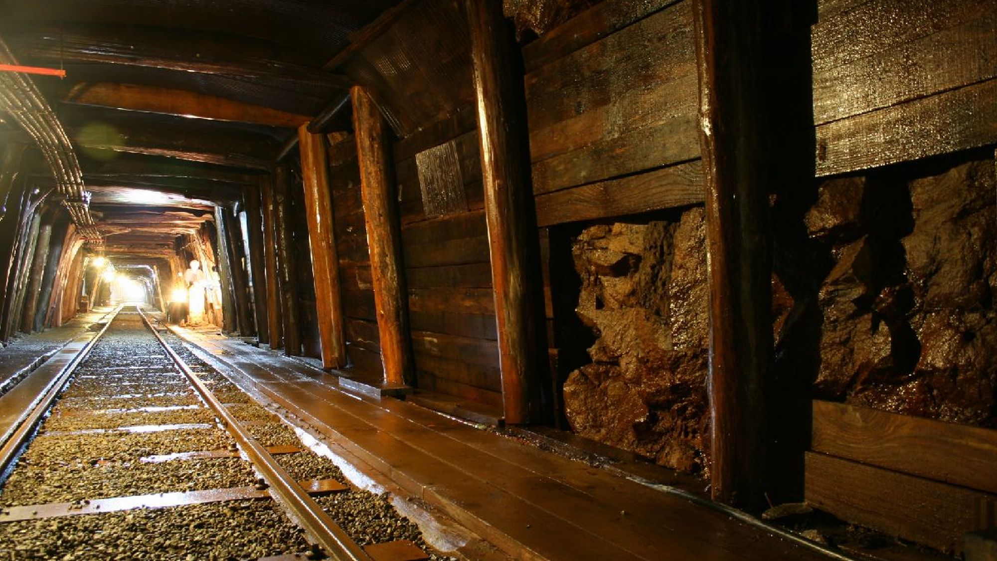 【足尾銅山観光】全長460ｍの坑内を探検できます