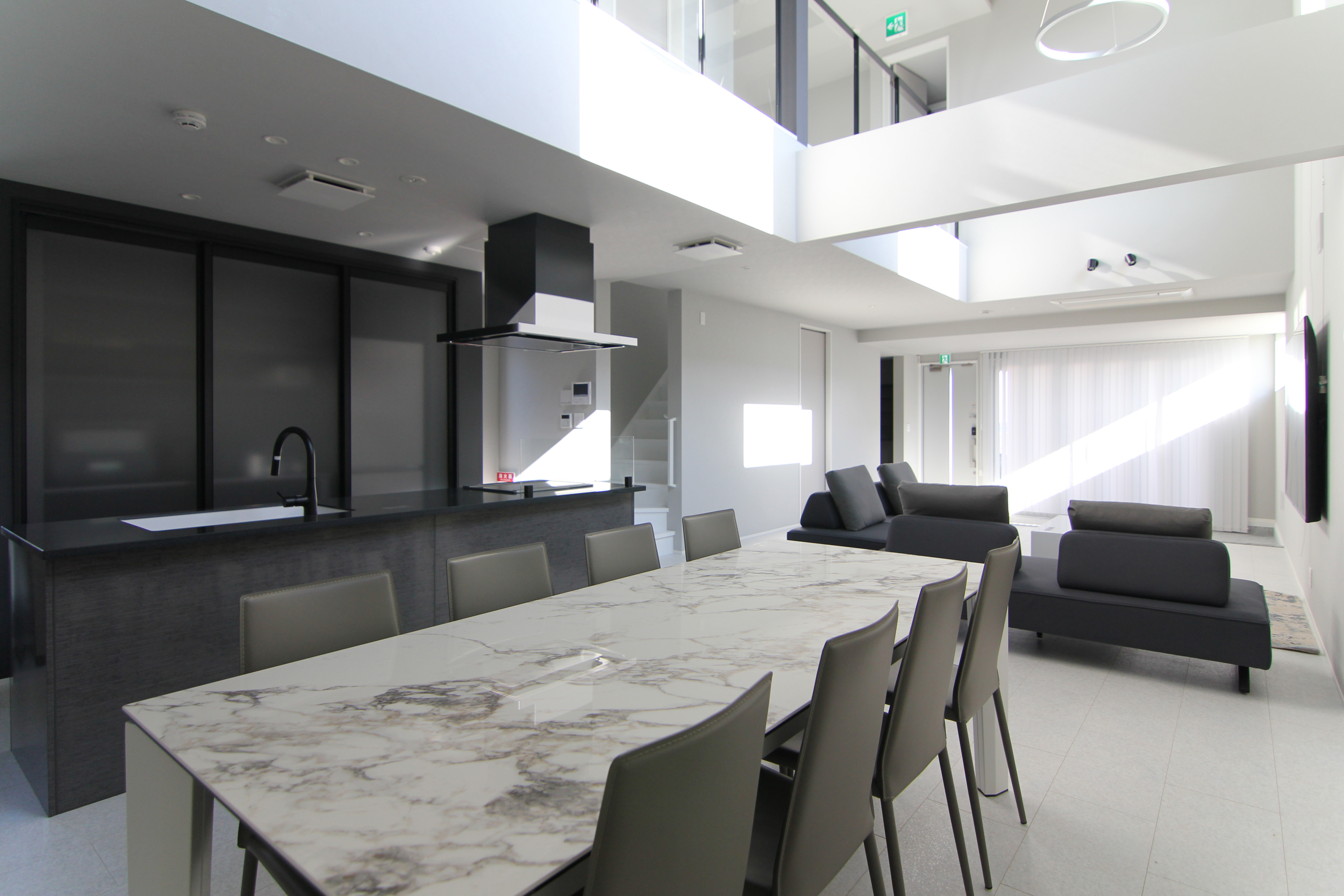 -umi-ダイニング