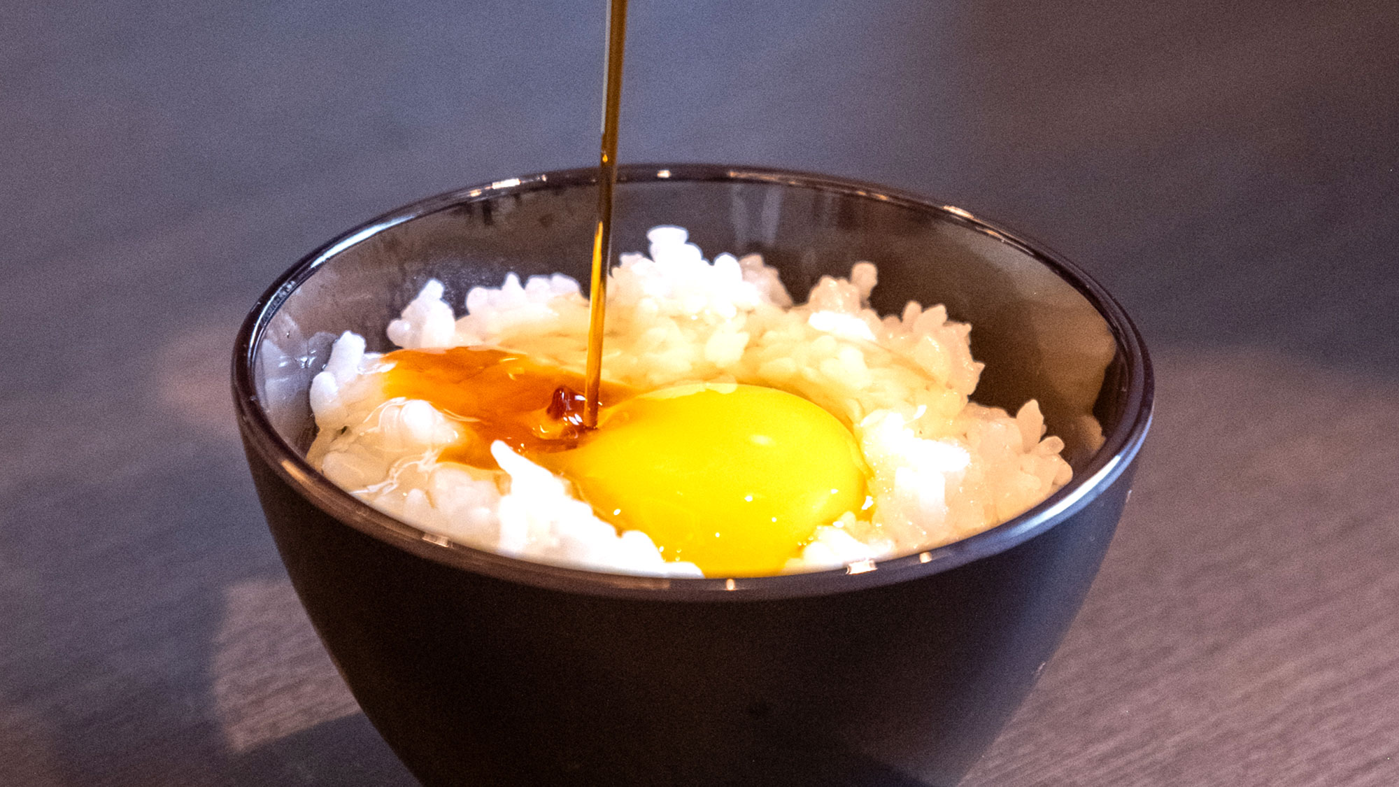 【朝食】自然豊かな北海道下川町の「下川六〇酵素卵」を使った卵かけごはん