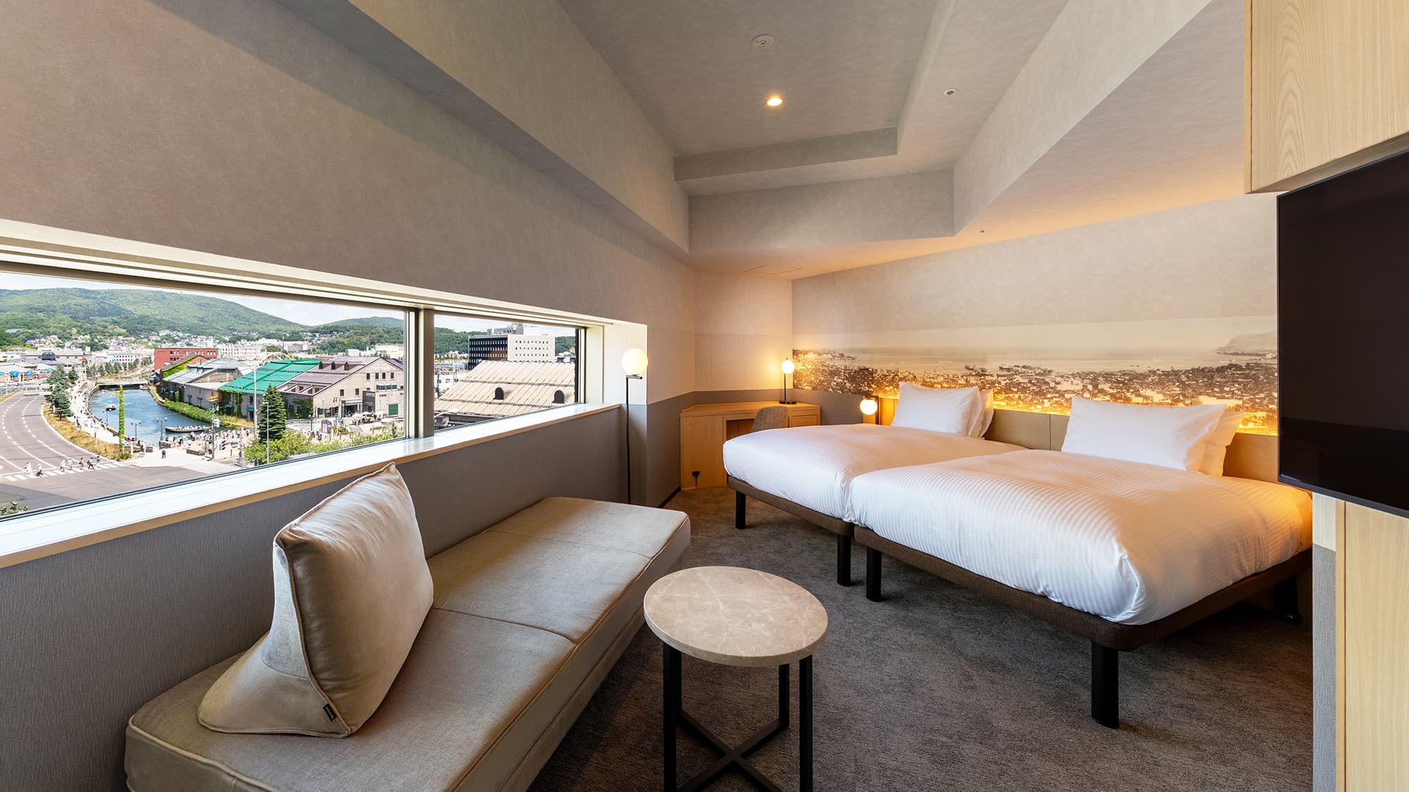 【デラックスツイン】37平米／ご友人やご家族・グループでの観光等、幅広いニーズにお応えする客室