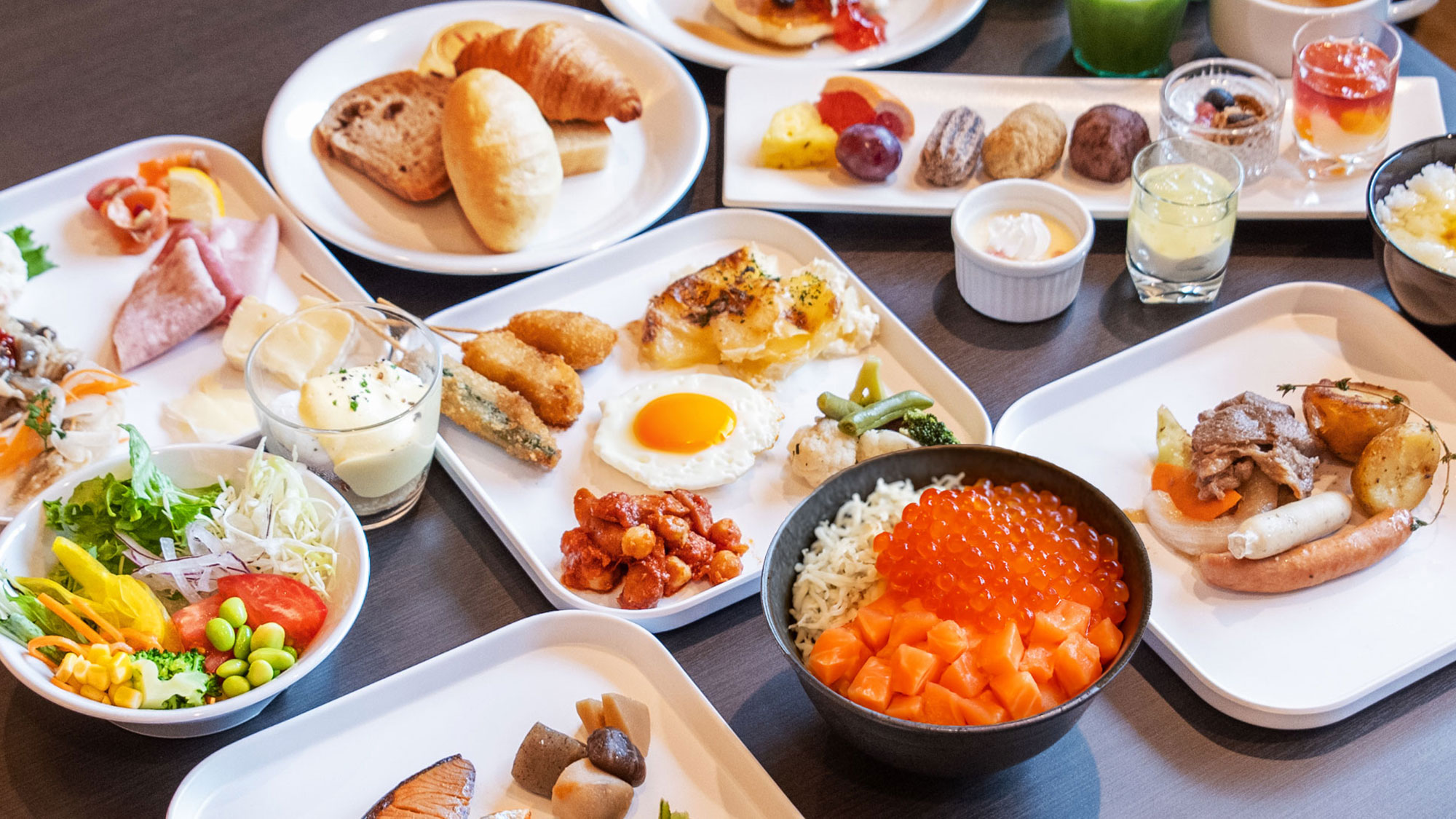 【朝食】“いくら”でも盛れる海鮮丼など、北海道の魅力が詰まった和洋約70種類の朝食ビュッフェ