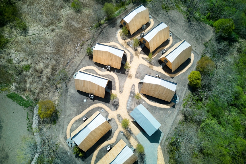 心身が休まり感性がひらく「自然の中のもう一つの家」で過ごすシンプルなプラン