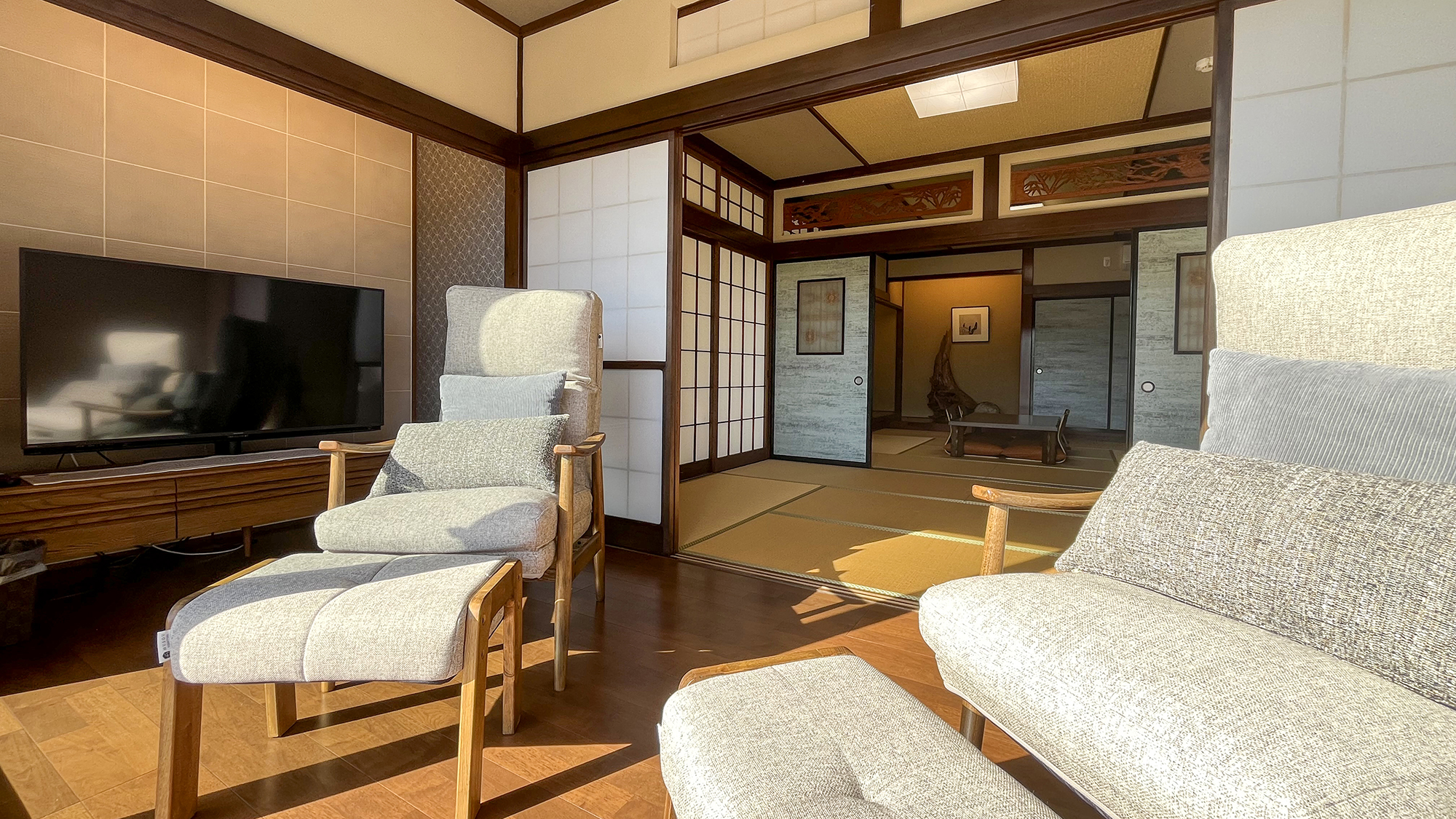 広々とした和室でお寛ぎください