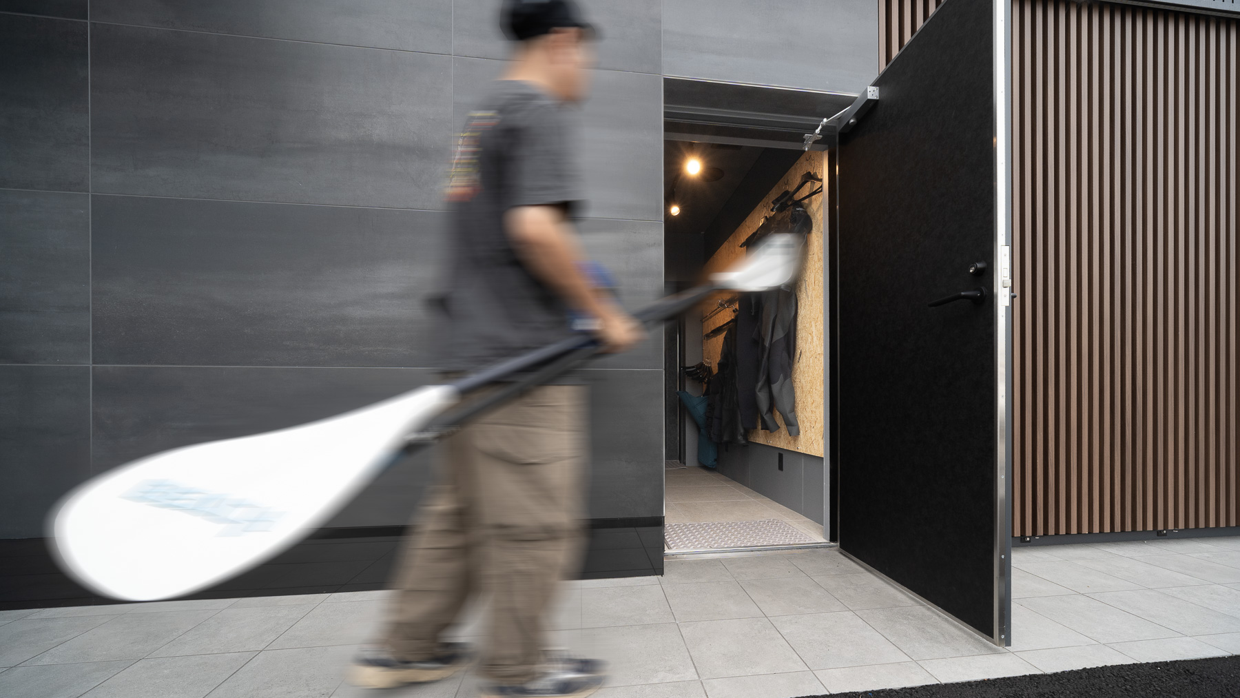 扉は施錠されておりますので、ご利用時はフロントまでお申し付けくださいませ。