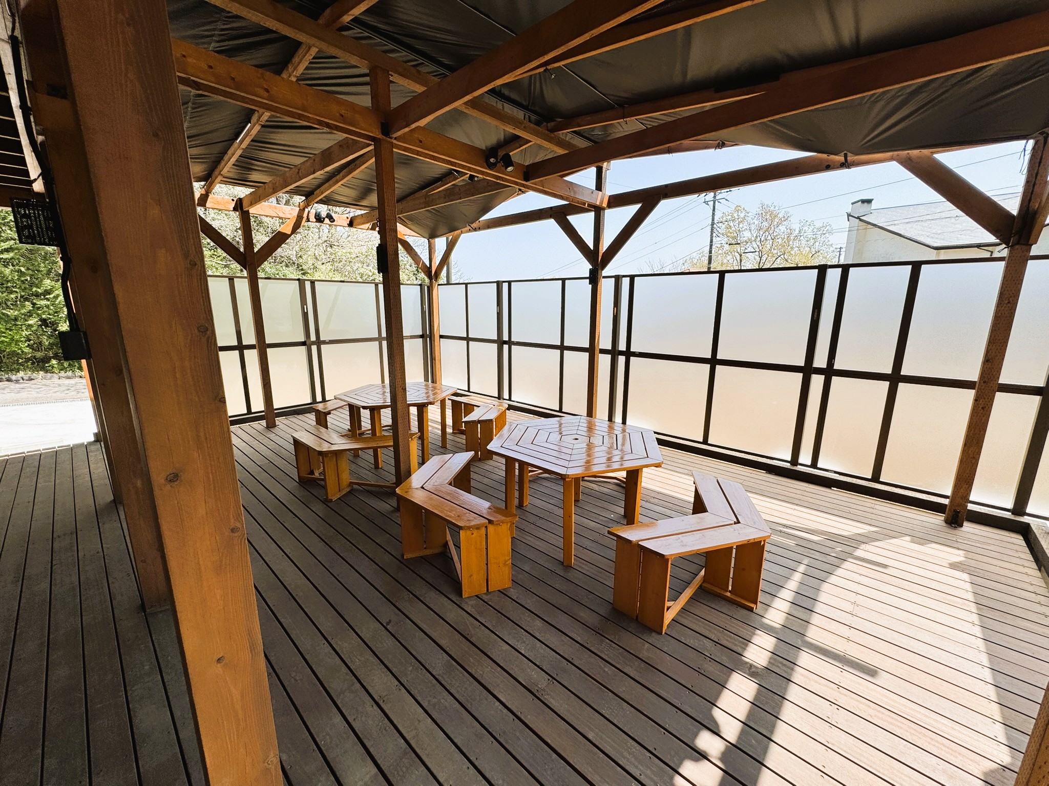 ウッドデッキ（昼）