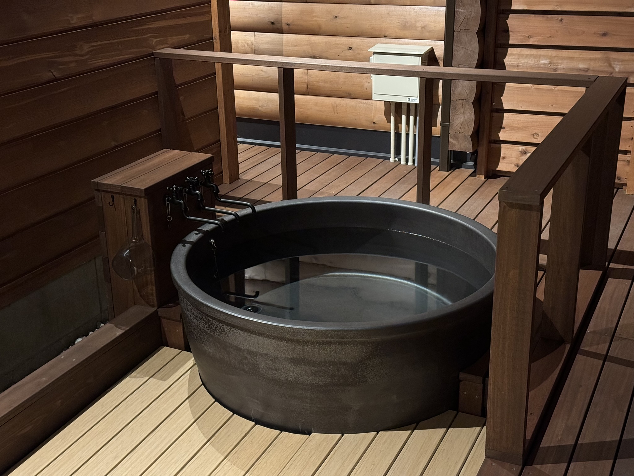 信楽焼の温泉露天風呂