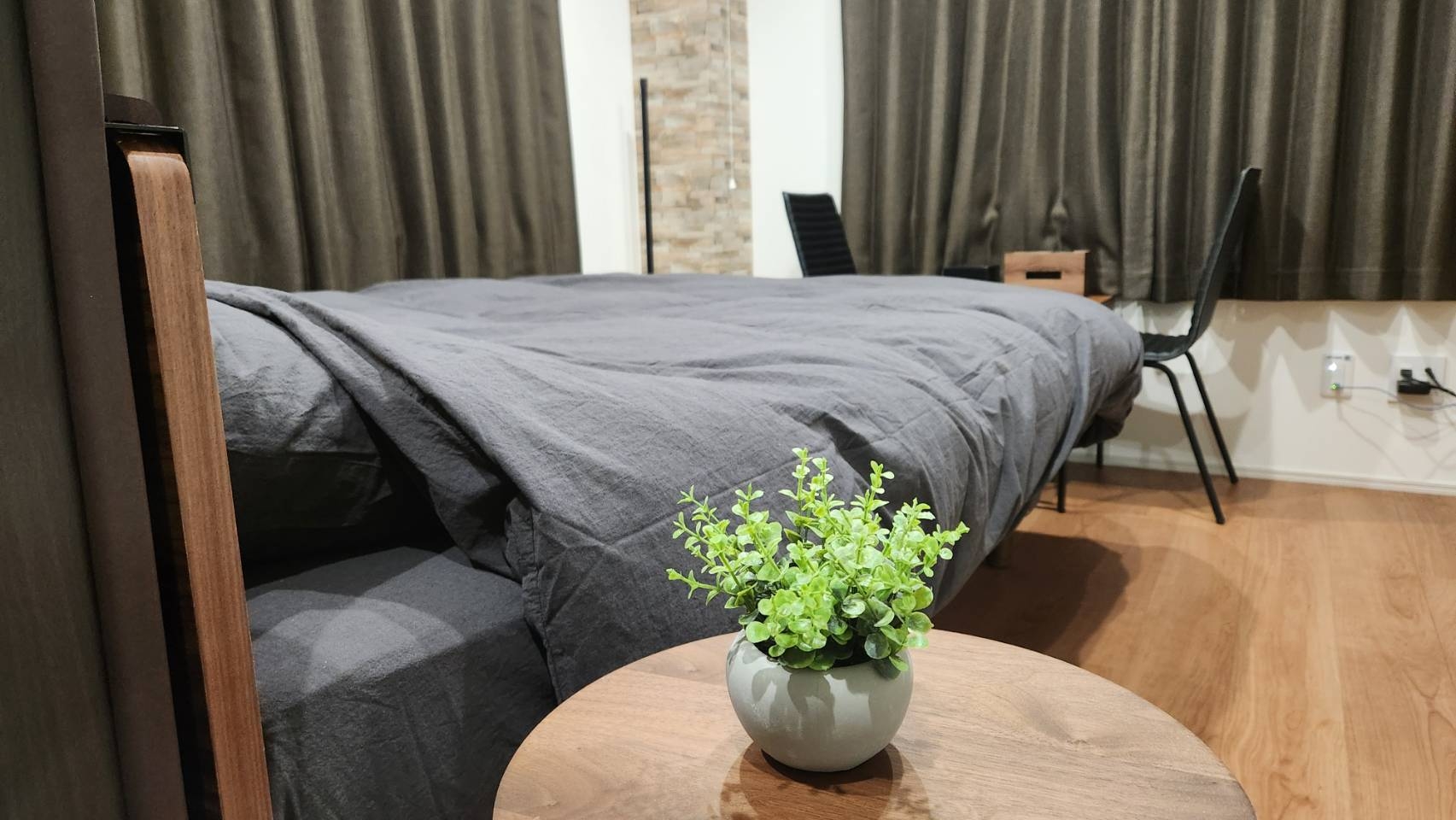 【素泊まり】金沢駅西口徒歩２分、１〜２名で泊まれるダブルベッドルーム