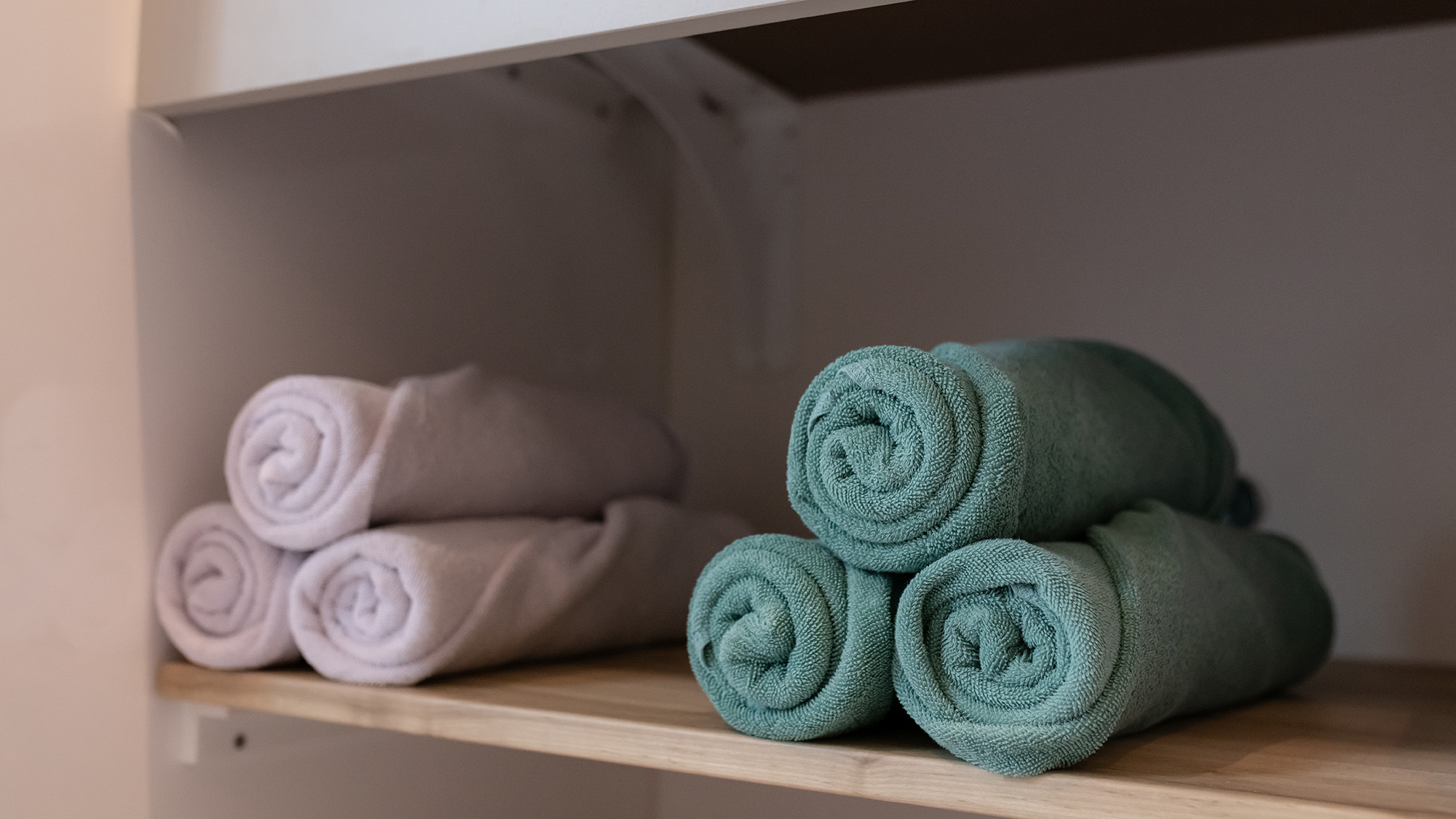 ・【設備】タオルは洗面台の下にございます。いつでもご利用ください