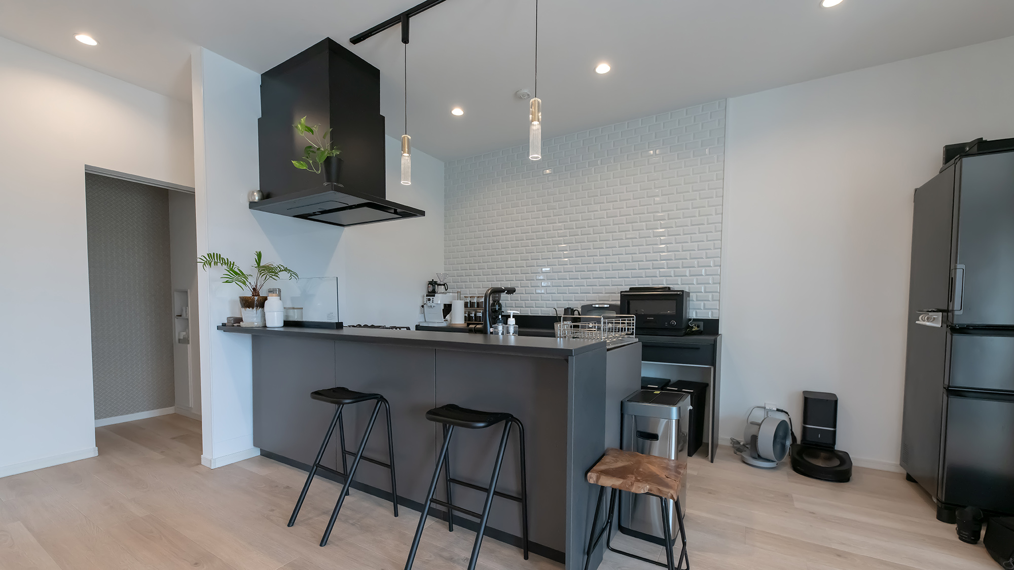 ・【キッチン】ロボット掃除機を完備。いつでも快適にお過ごしいただけます