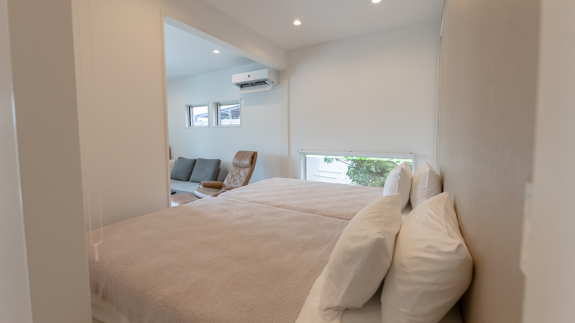 ・【小上がり畳ベッドルーム】マクラは2種類3パターンをご用意。お好みに合わせておやすみいただけます