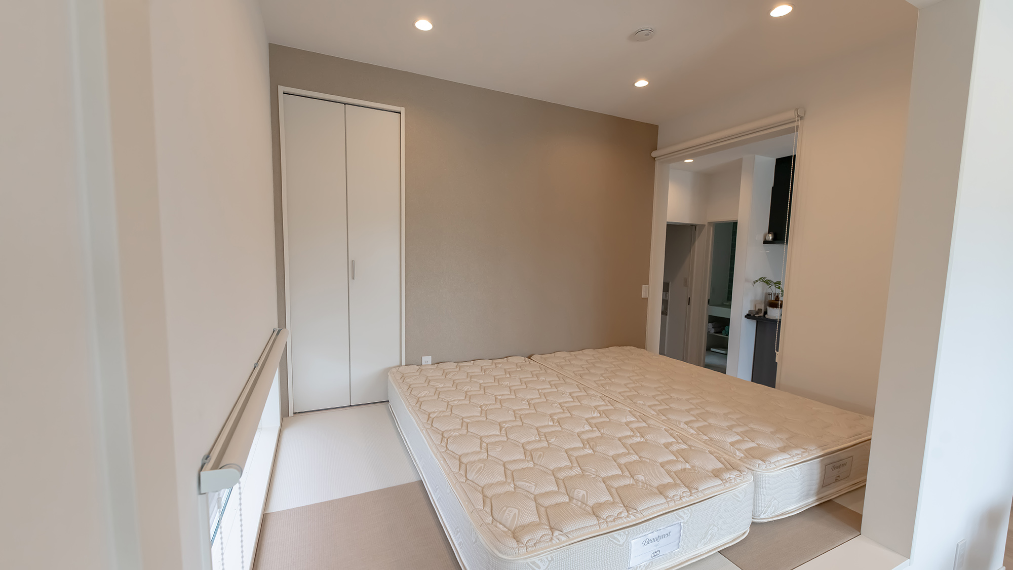 ・【小上がり畳ベッドルーム】SIMMONS 6.6インチポケットコイルのベッドマットレスを使用