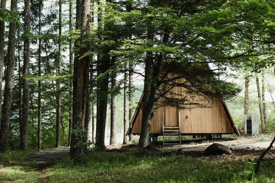 心身が休まり感性がひらく「自然の中のもう一つの家」で過ごすシンプルなプラン