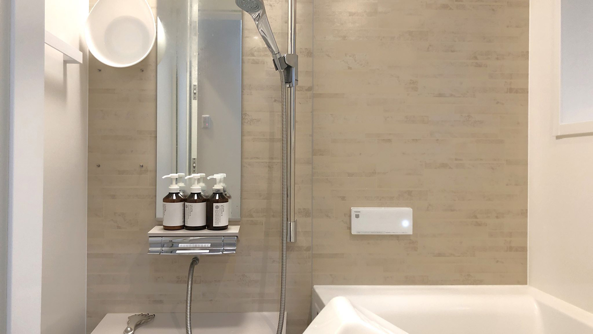 ・【バスルーム】シャンプー、リンス、コンディショナーを完備しております