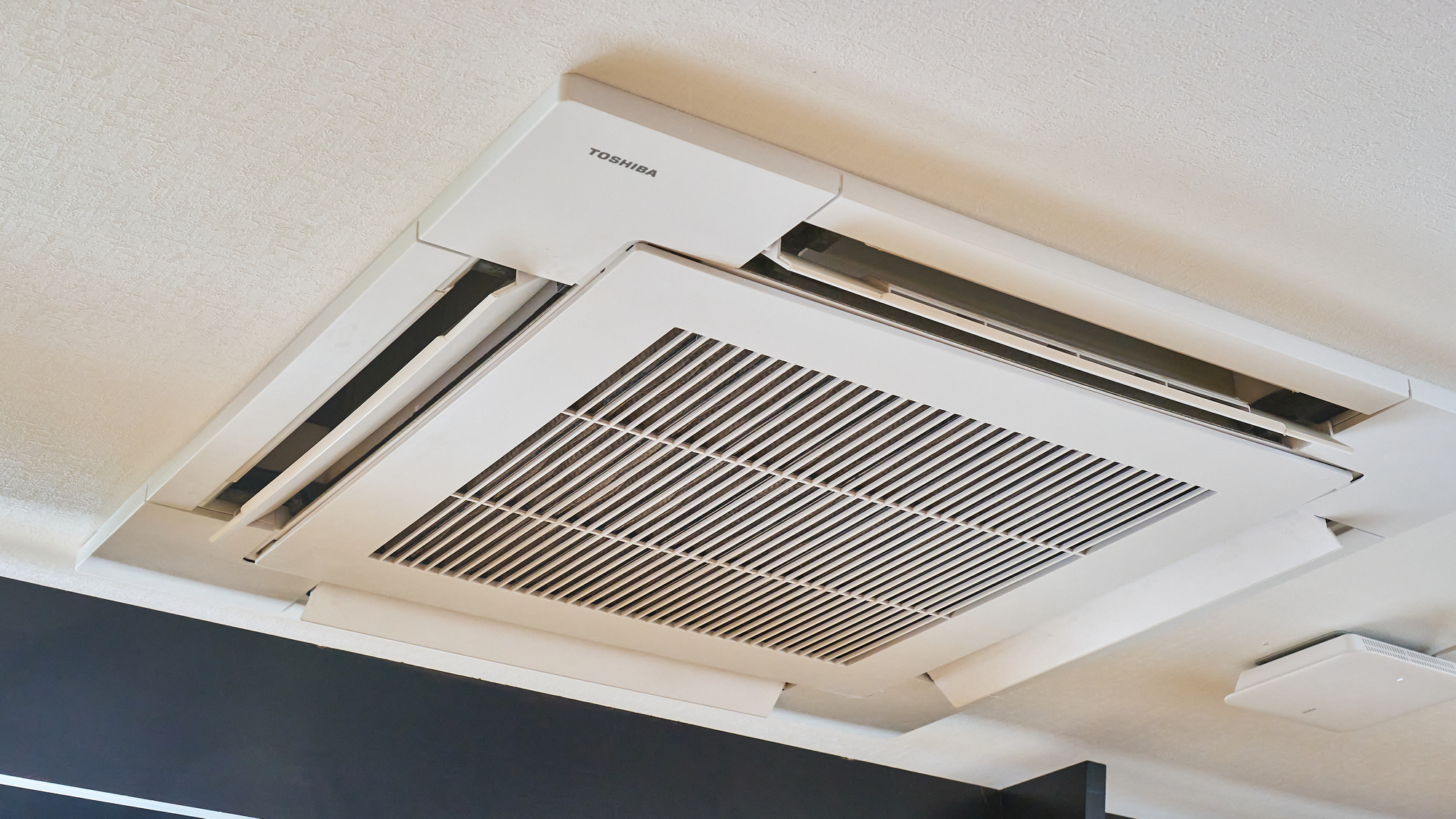 夏に嬉しいエアコンも完備！