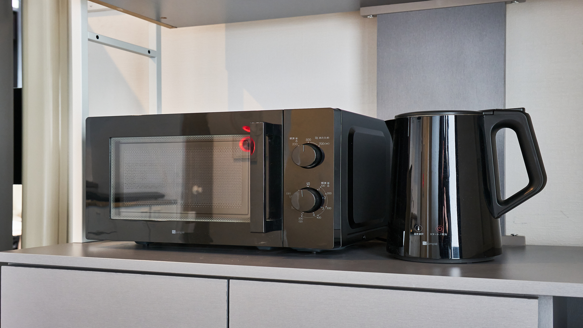 電子レンジと電気ケトルで料理も簡単！