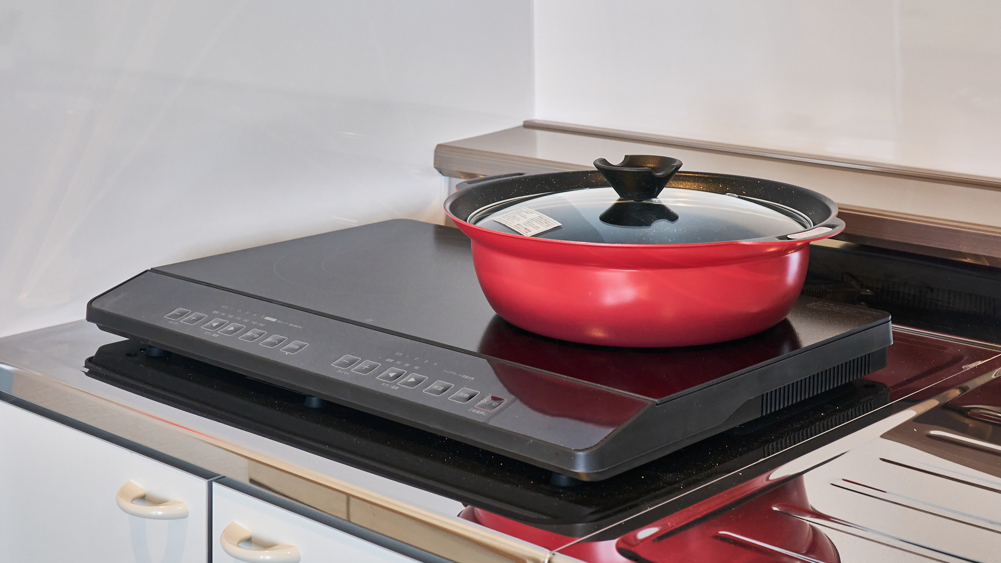 コンロは2口のIHコンロです