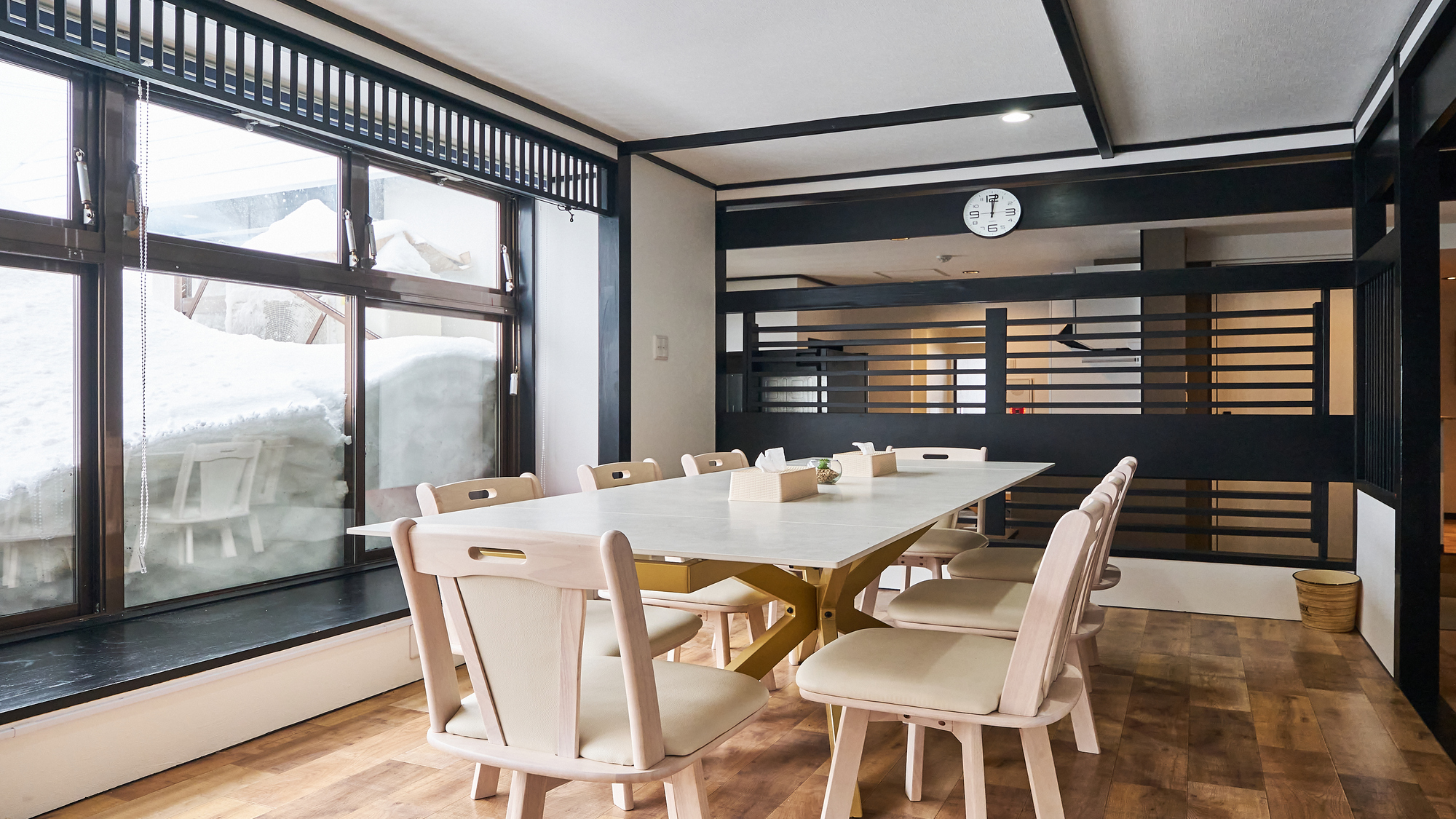 明るく快適なダイニングエリアです