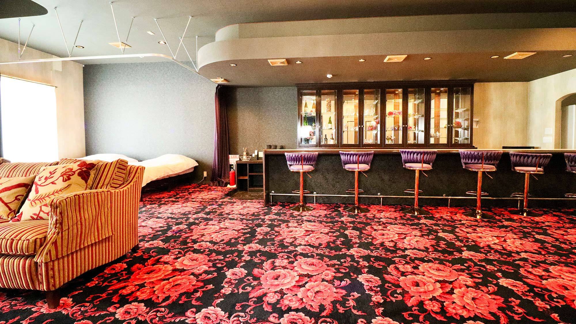 【楽天スーパーSALE】素泊まり/昭和レトロスナックのママやマスター気分？！思い出に残る函館のひと時