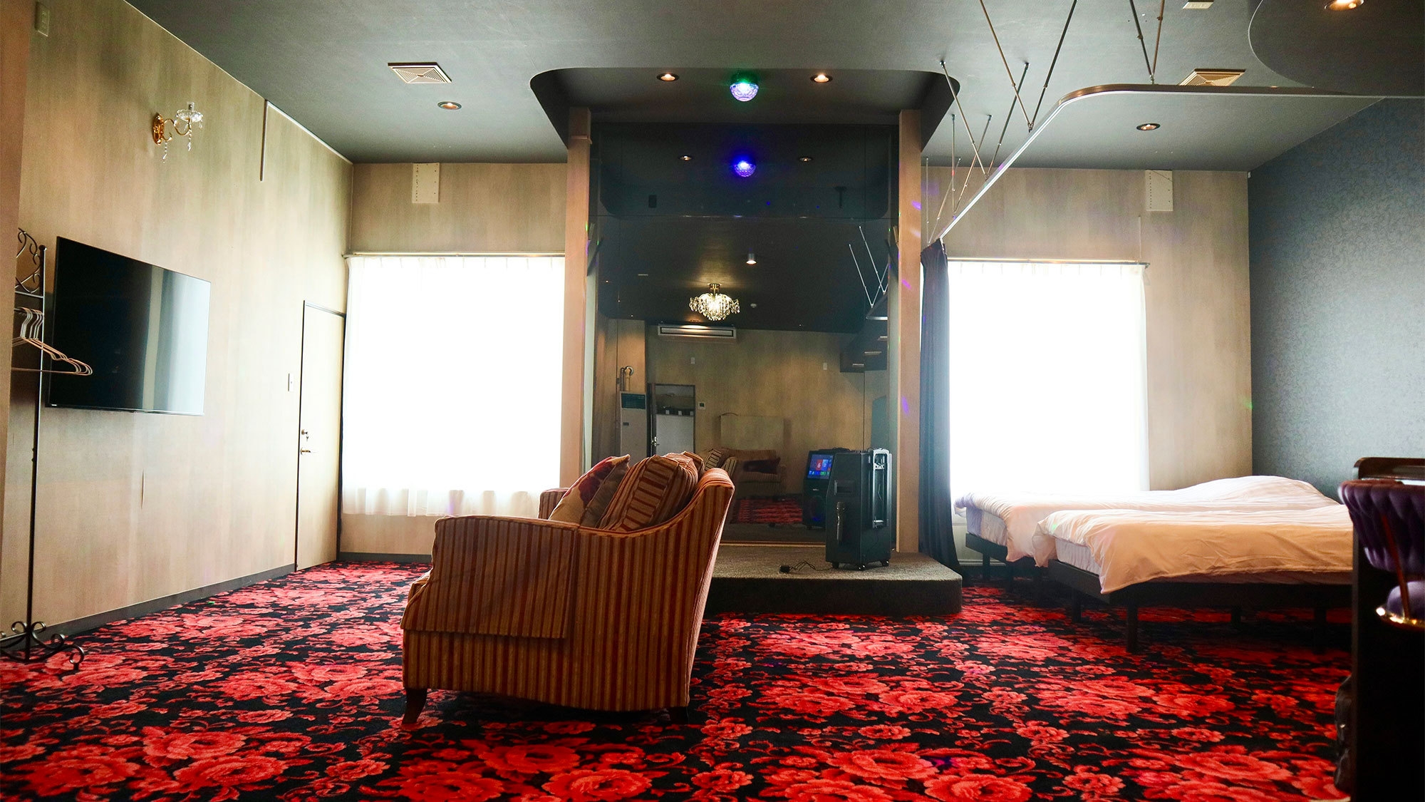 【楽天スーパーSALE】素泊まり/昭和レトロスナックのママやマスター気分？！思い出に残る函館のひと時